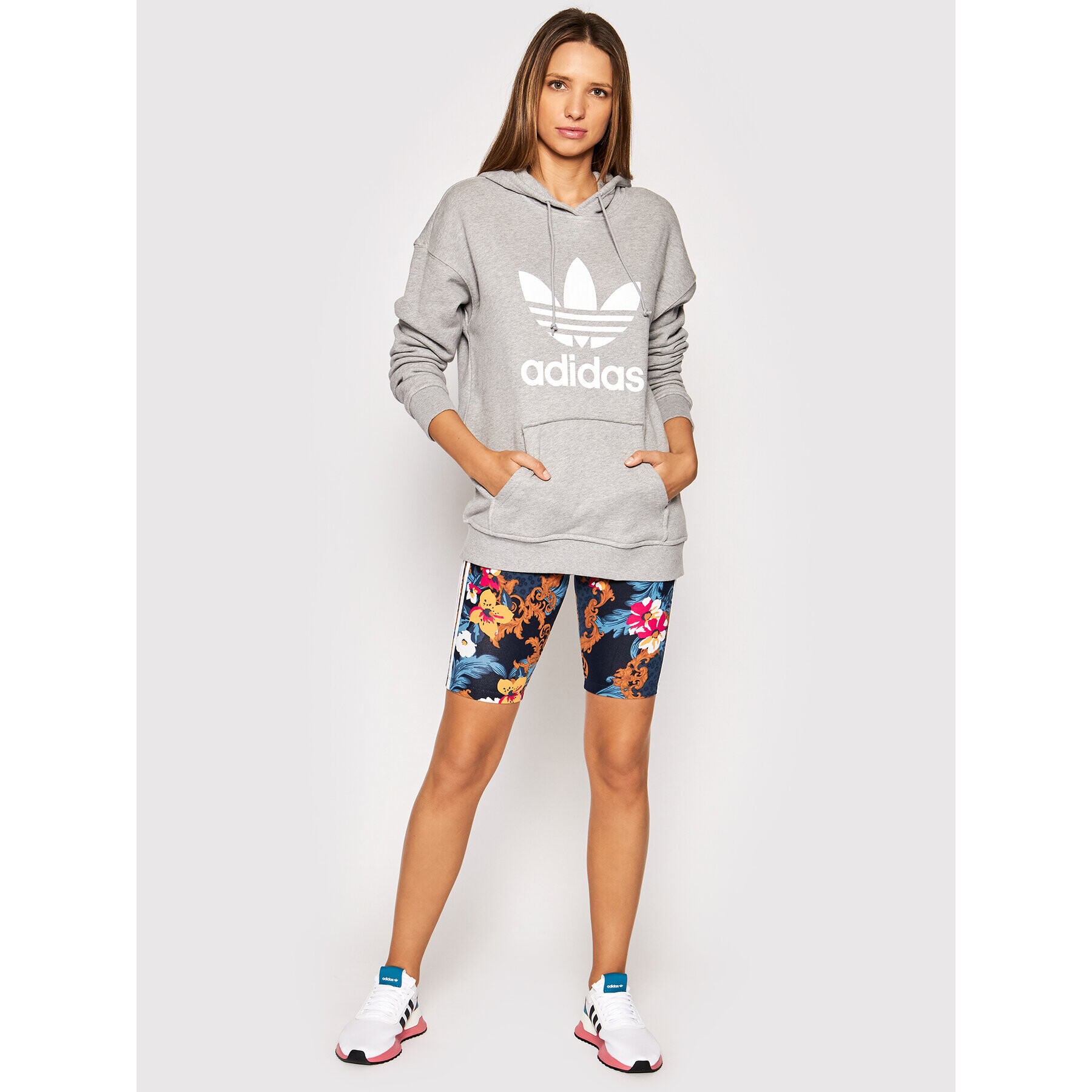 adidas Bluză adicolor Trefoil H33589 Gri Regular Fit - Pled.ro