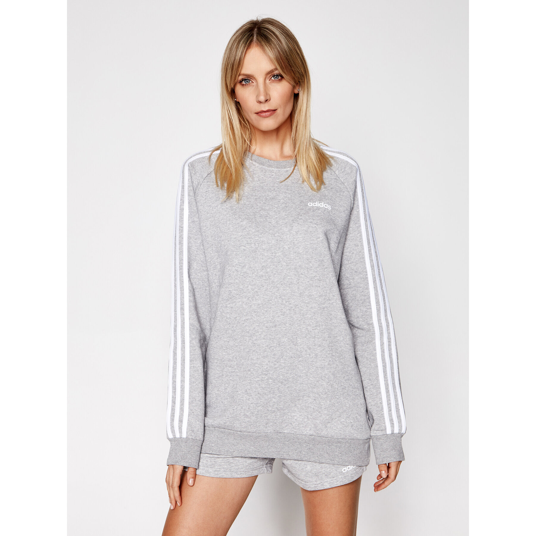 adidas Performance adidas Bluză Essential Boyfriend Crew FN5785 Gri Regular Fit - Pled.ro