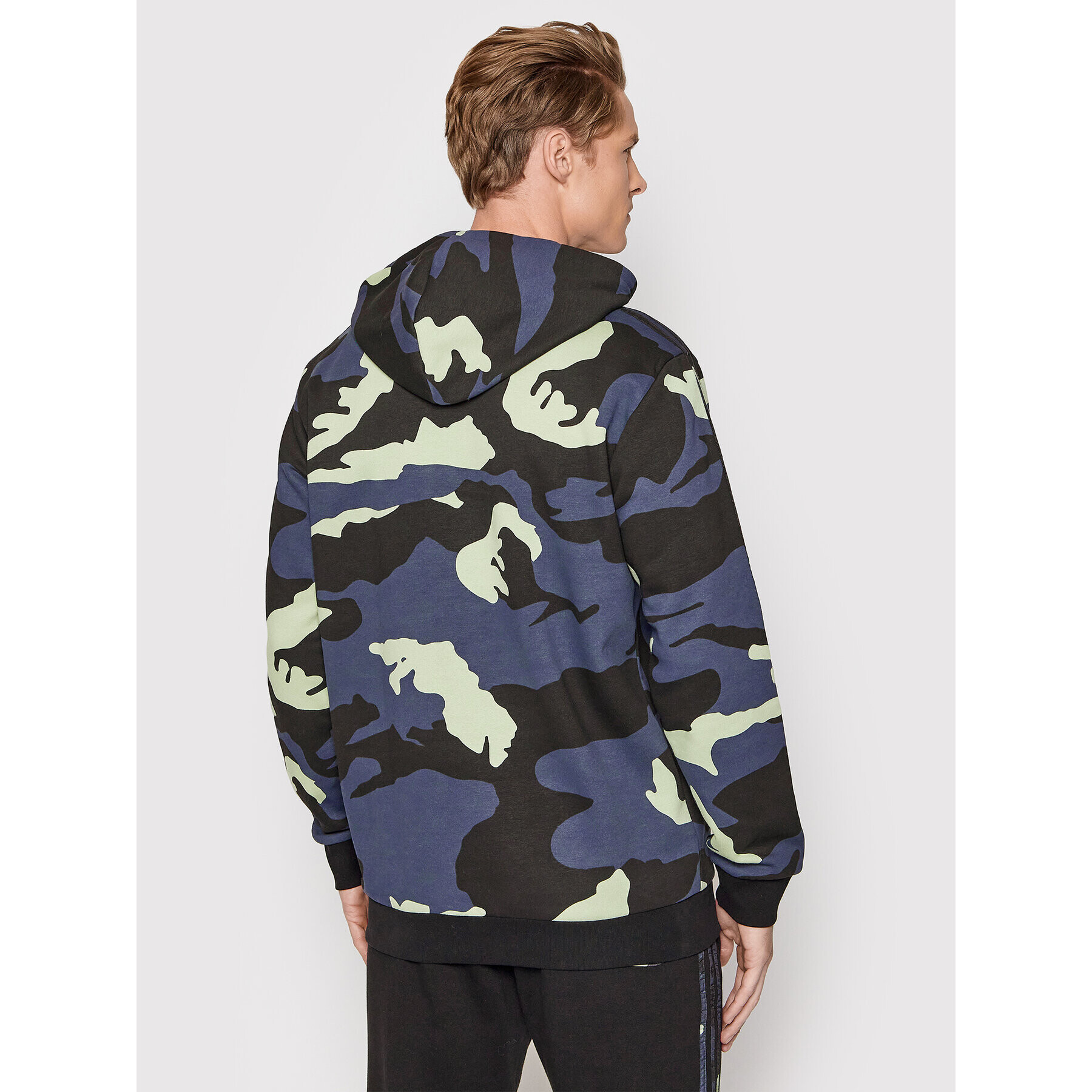 adidas Bluză Graphics Camo HF4882 Bleumarin Standard Fit - Pled.ro