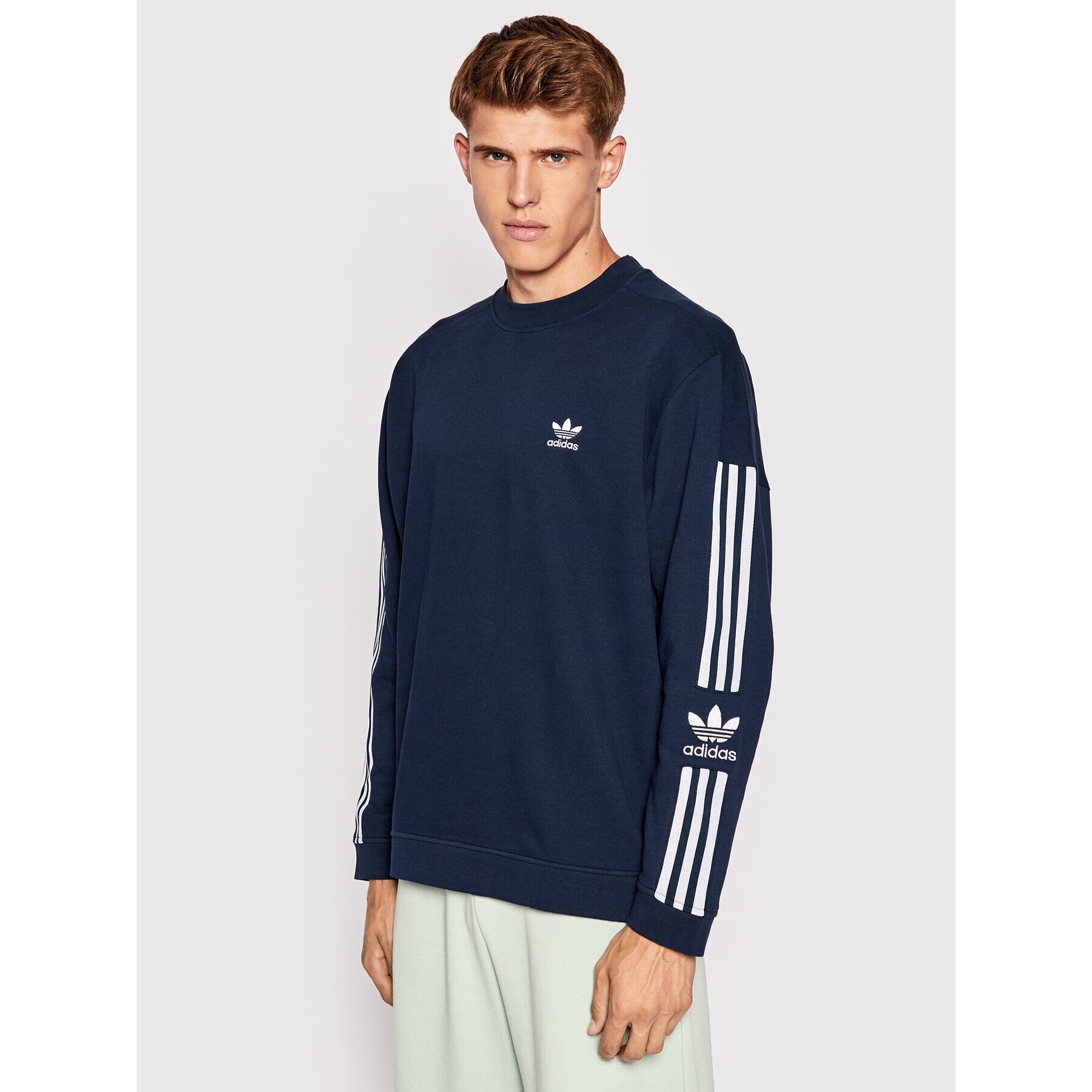 adidas Bluză adicolor Classics Lock Up Trefoil HK9824 Bleumarin Loose Fit - Pled.ro