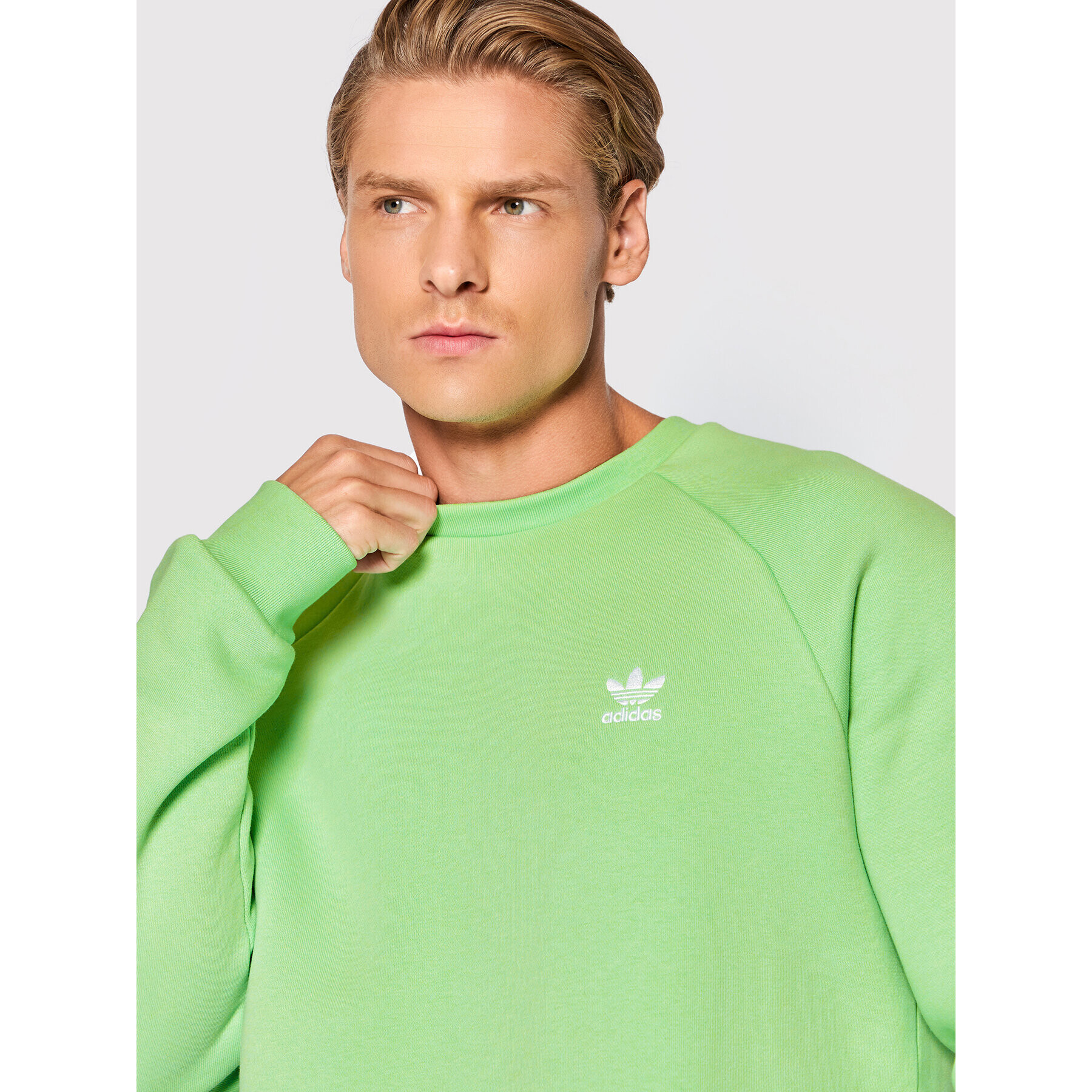 adidas Bluză adicolor Essentials Trefoil HK0088 Verde Regular Fit - Pled.ro