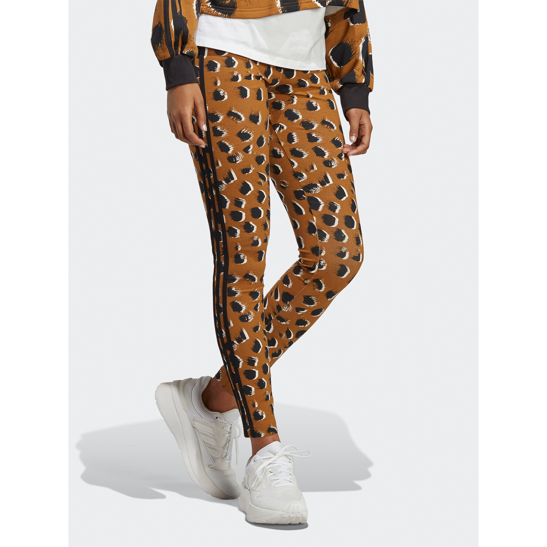 adidas Colanți Essentials 3-Stripes Animal Print Leggings IC8691 Maro - Pled.ro