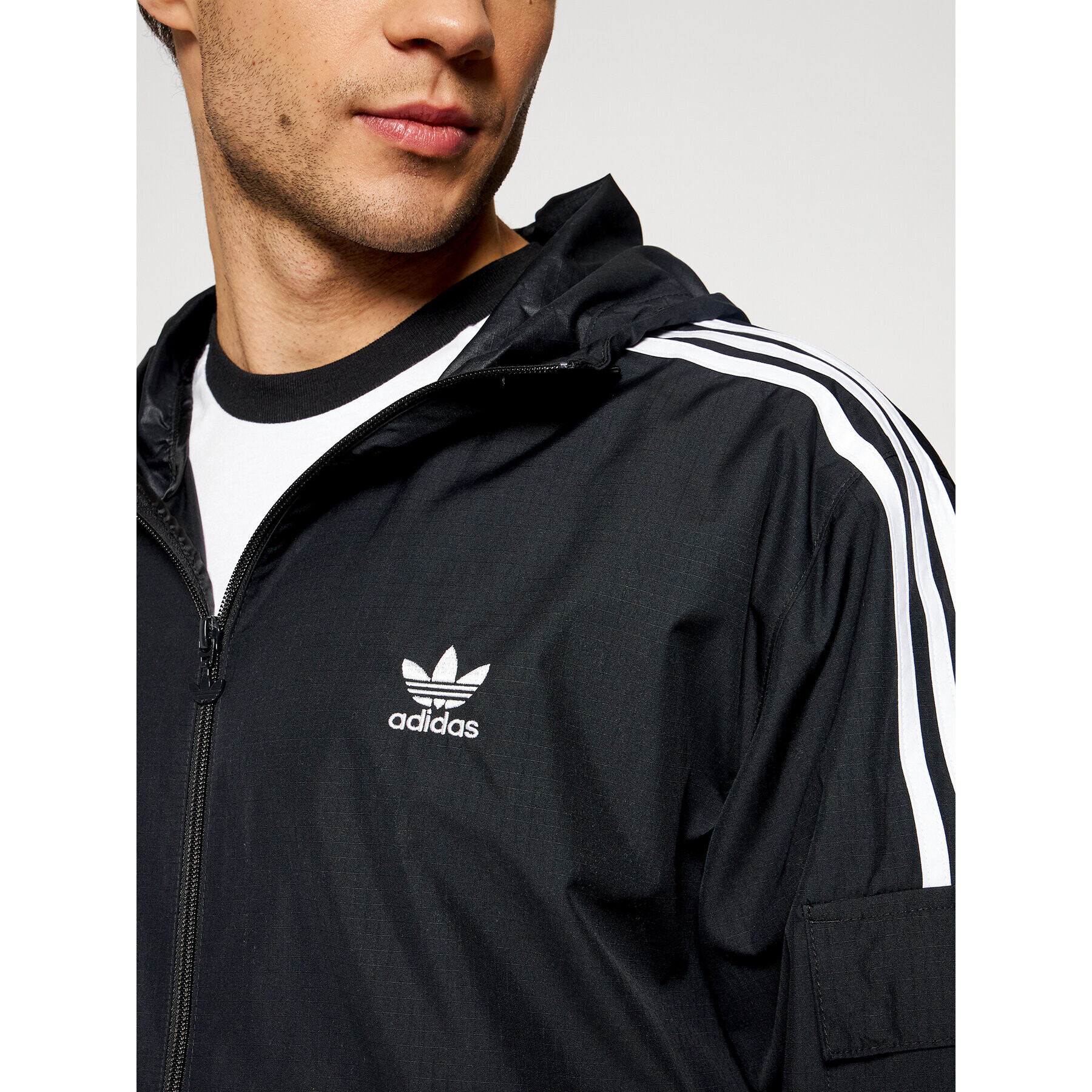 adidas Geacă de vânt adicolor Classics 3-Stripes GN3475 Negru Regular Fit - Pled.ro