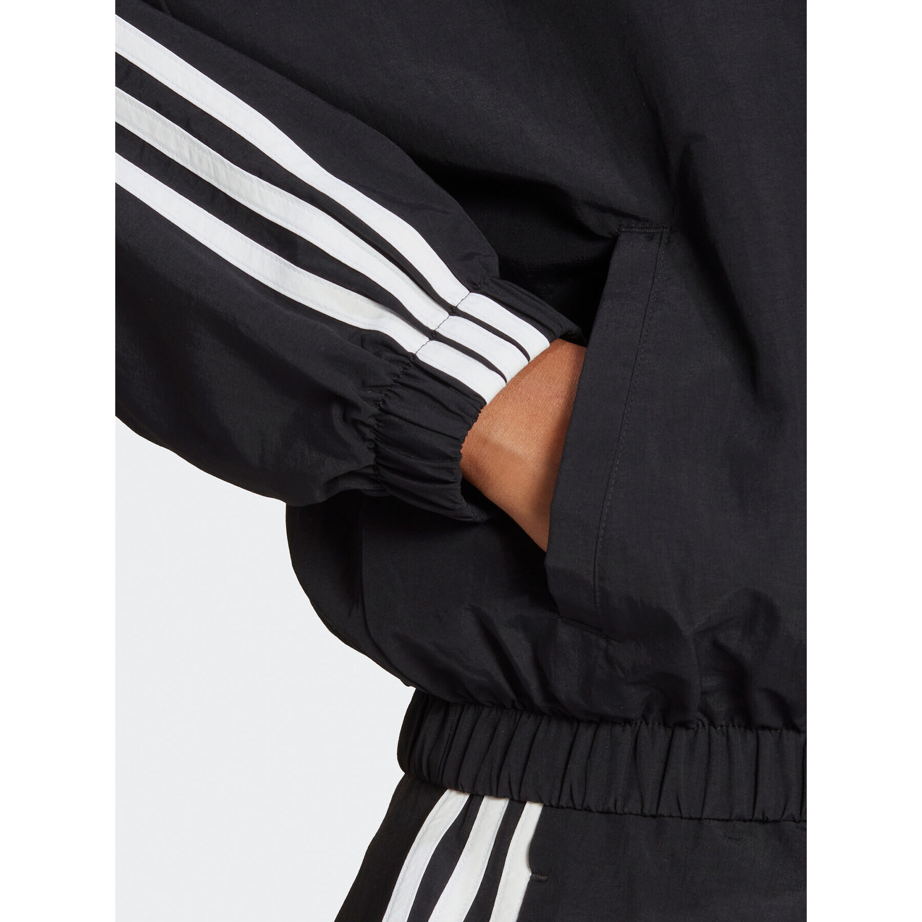 adidas Geacă de vânt Essentials 3-Stripes Woven Windbreaker HT3399 Negru Loose Fit - Pled.ro