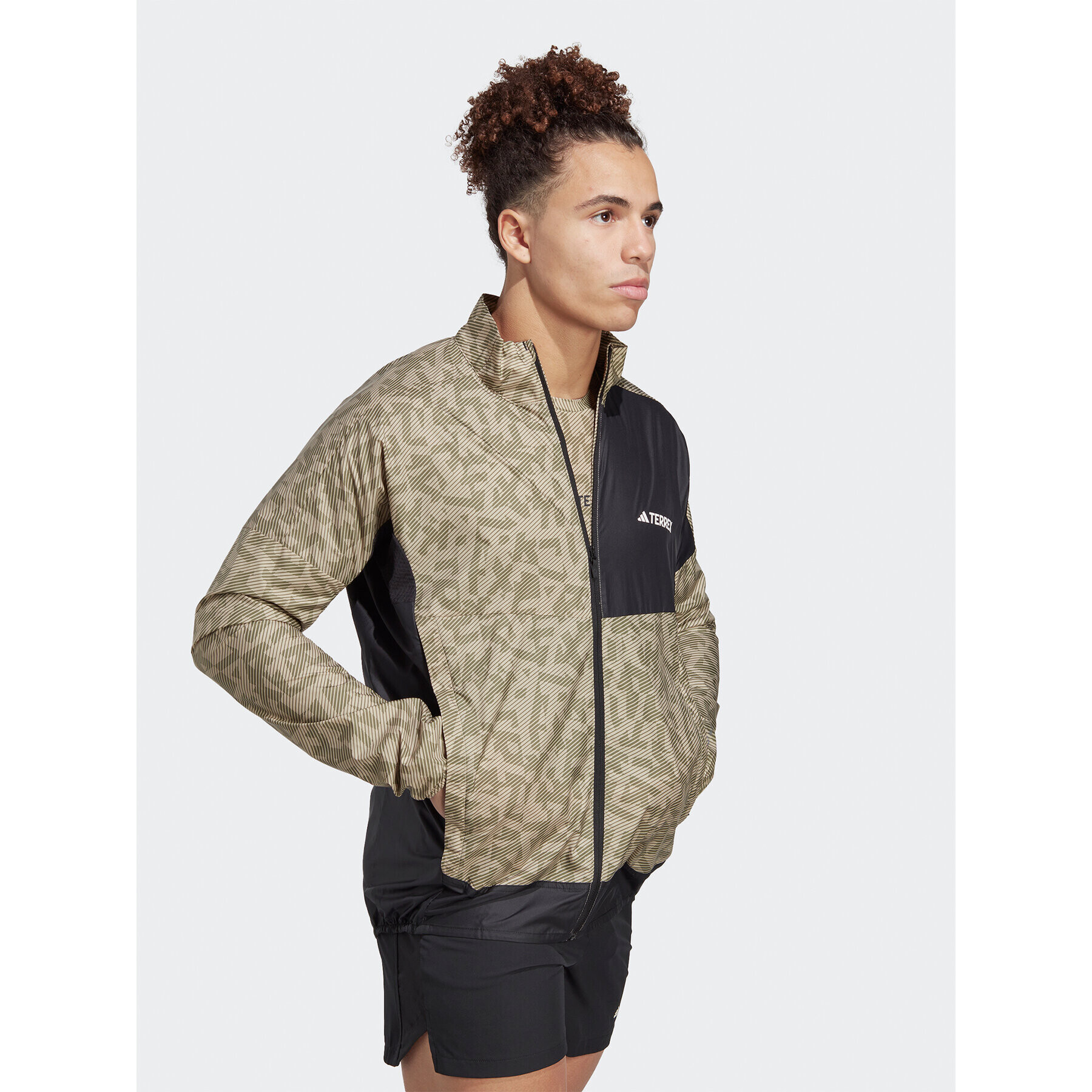 adidas Geacă de vânt Terrex Trail Running Windbreaker HZ1301 Bej Regular Fit - Pled.ro