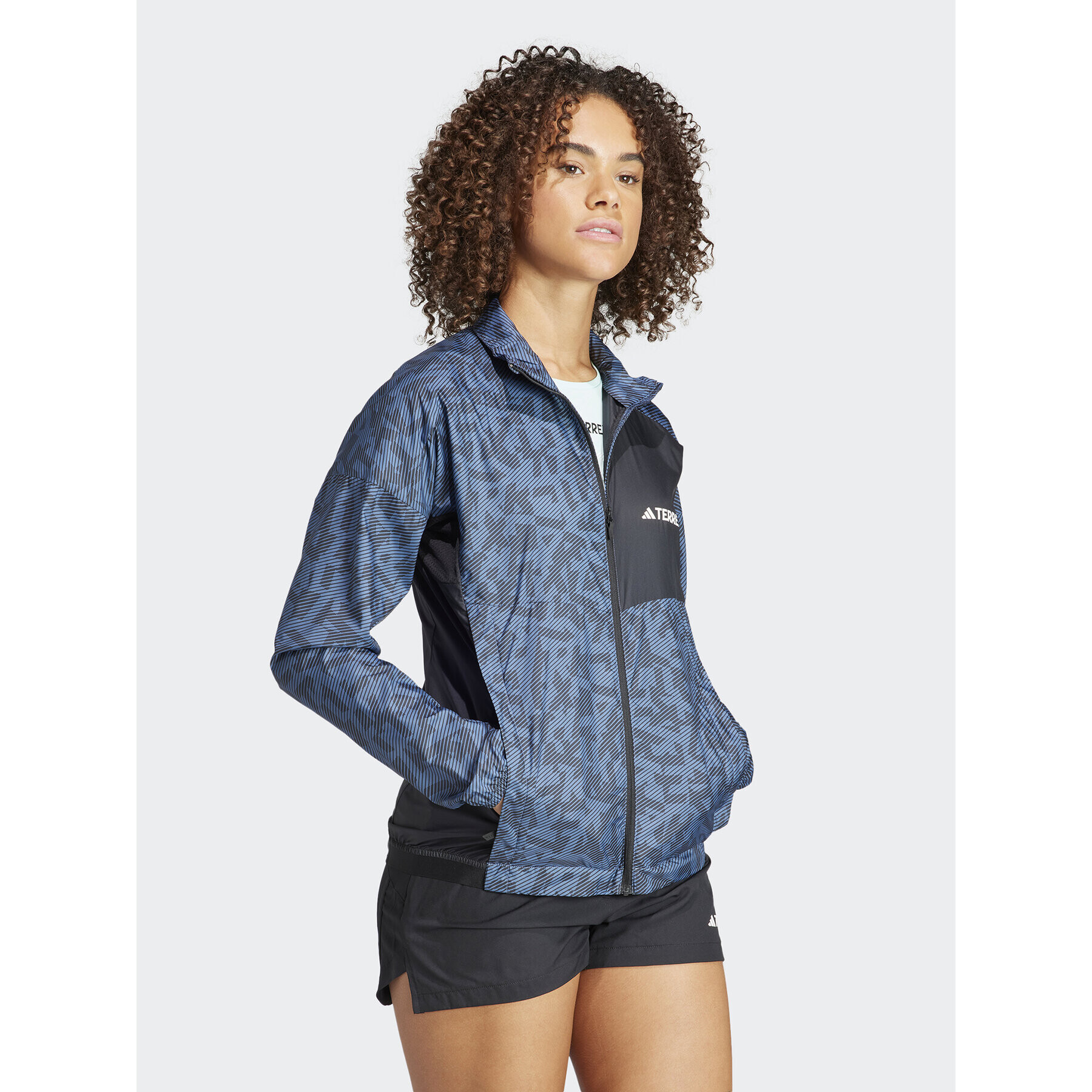 adidas Geacă de vânt Terrex Trail Running Windbreaker IA1808 Albastru Regular Fit - Pled.ro