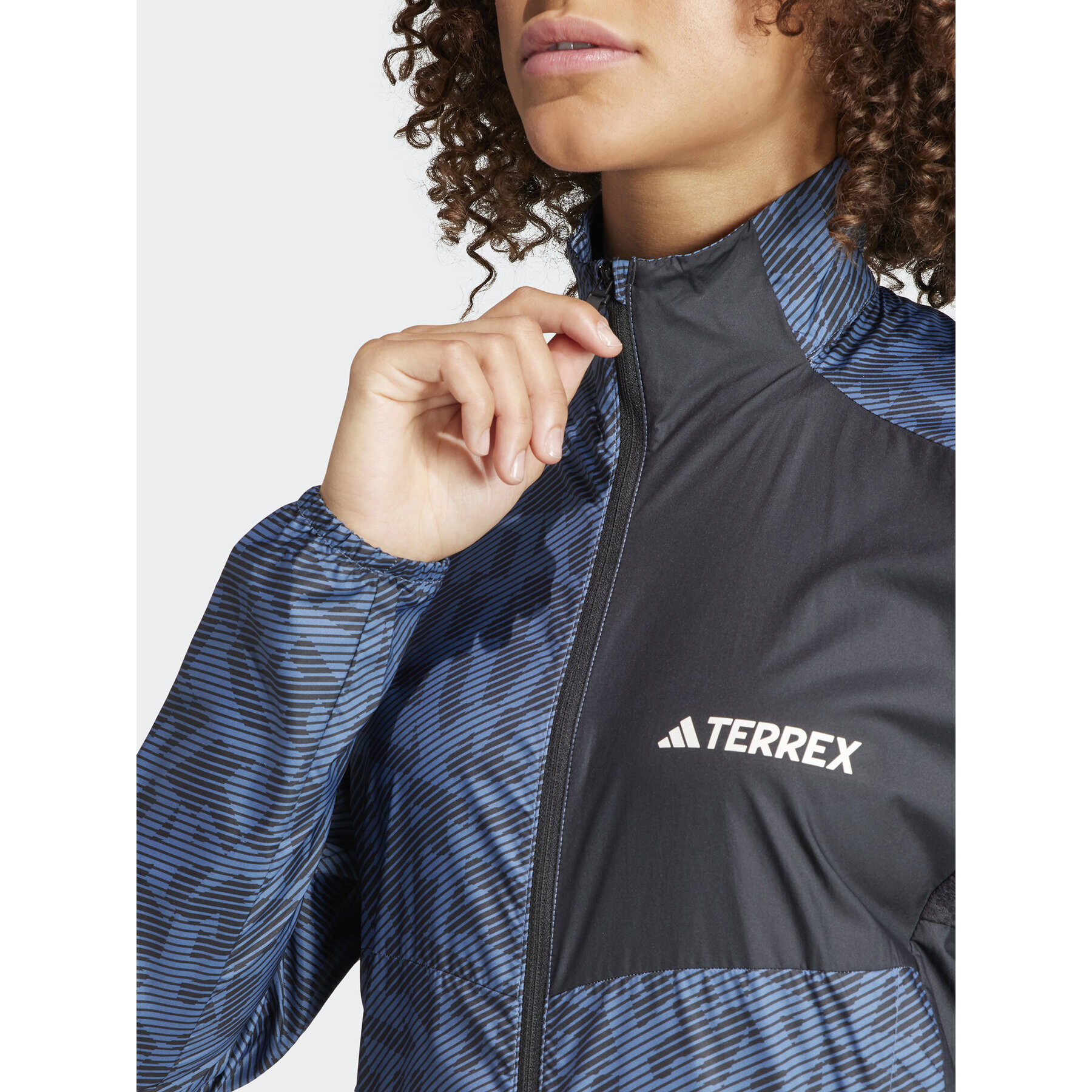 adidas Geacă de vânt Terrex Trail Running Windbreaker IA1808 Albastru Regular Fit - Pled.ro