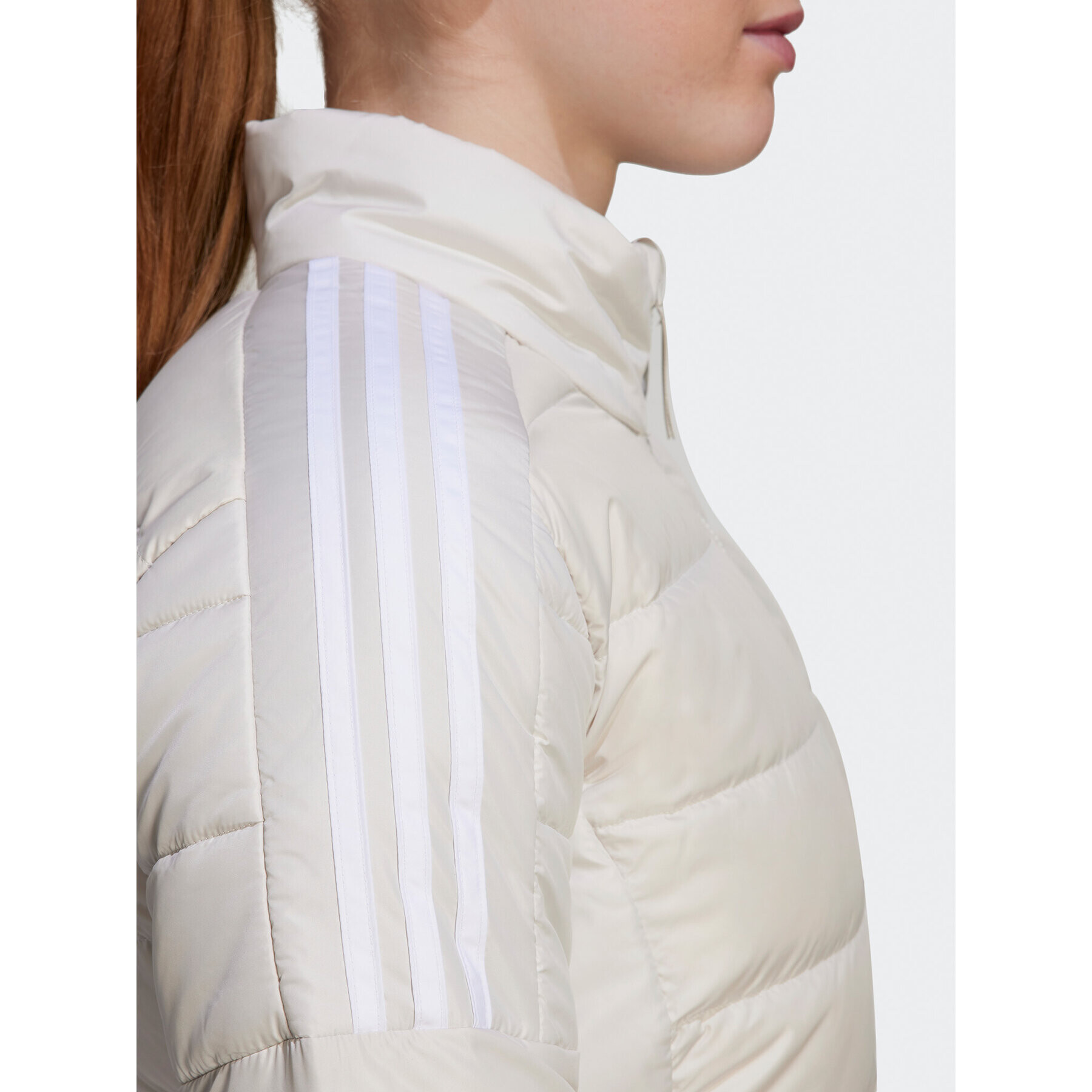 adidas Geacă din puf Essentails Down HK4664 Écru Slim Fit - Pled.ro