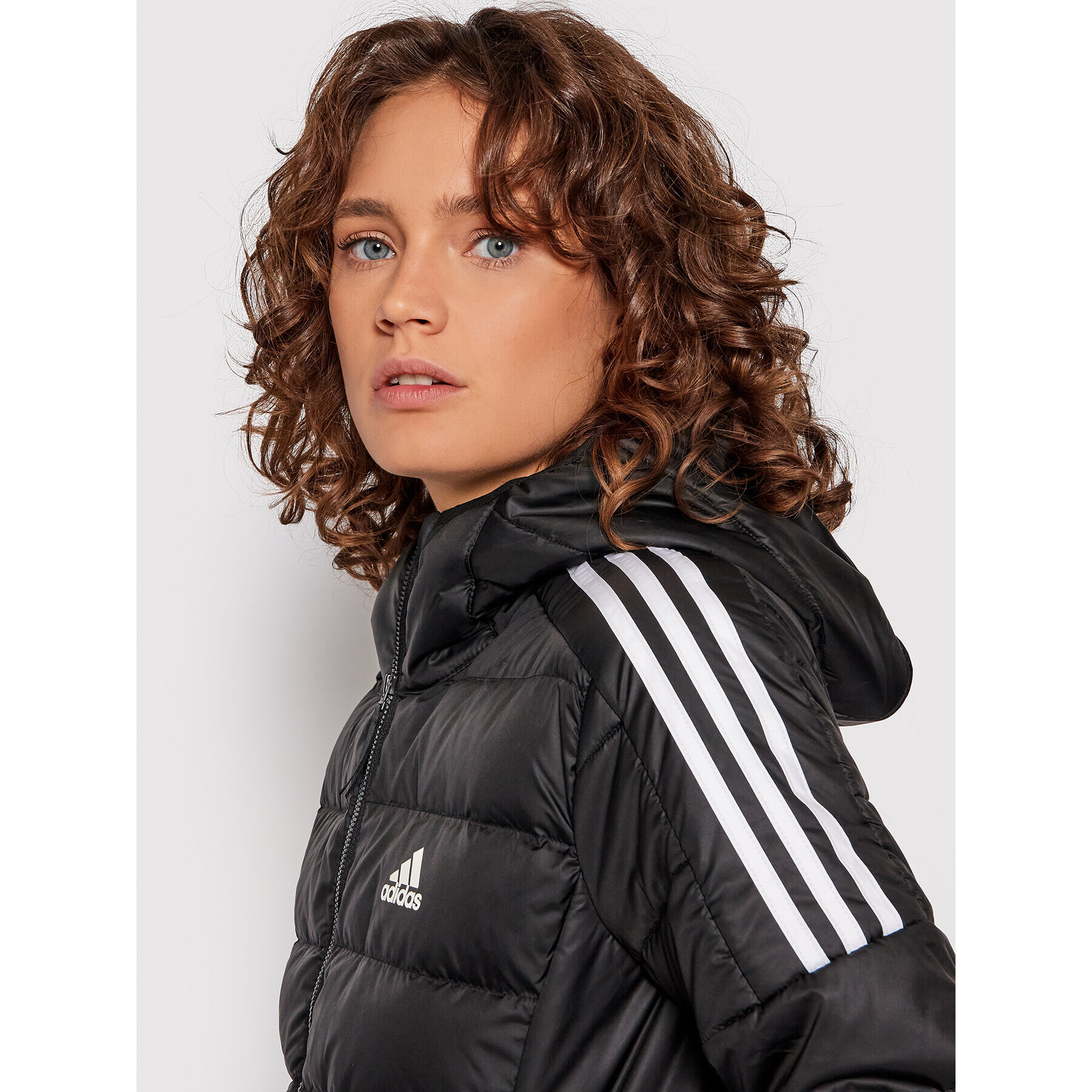 adidas Geacă din puf GH4590 Negru Slim Fit - Pled.ro