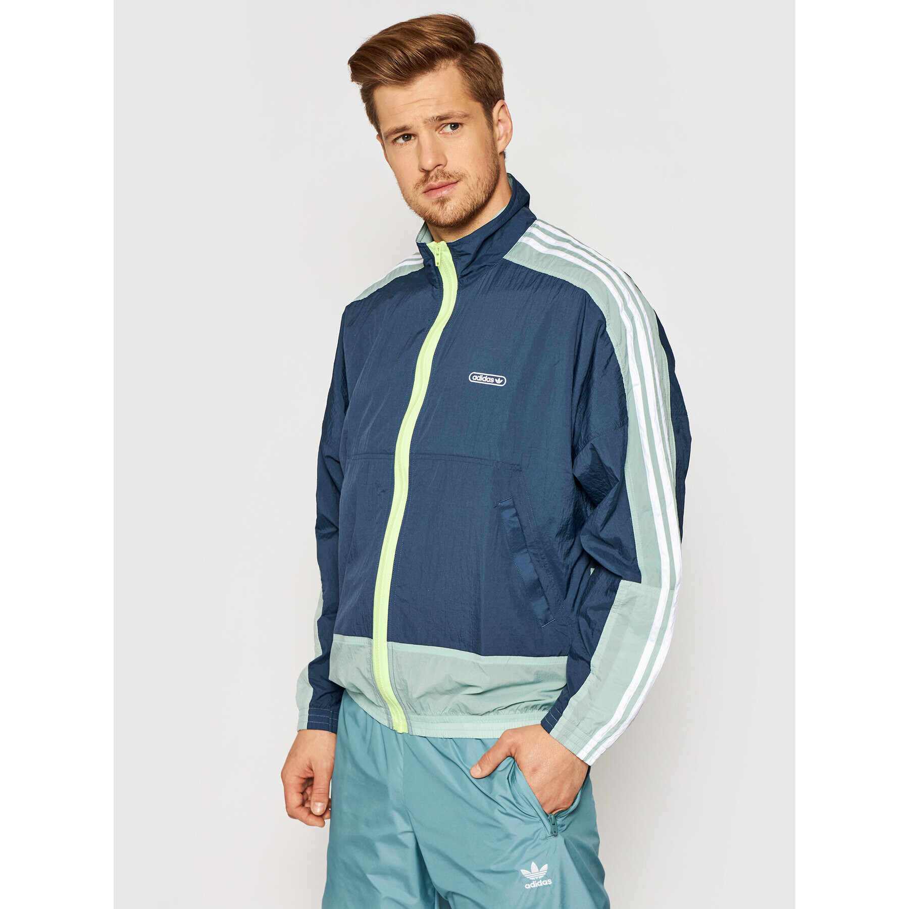 adidas Geacă Lightweight GN3832 Bleumarin Regular Fit - Pled.ro