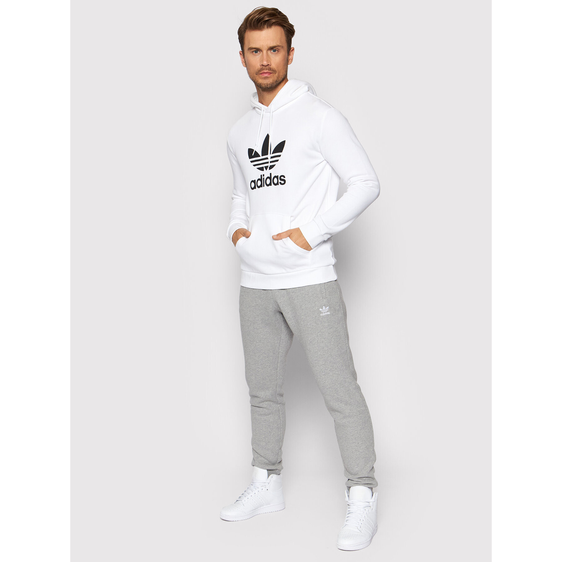 adidas Pantaloni trening adicolor Essentials Trefoil H34659 Gri Slim Fit - Pled.ro