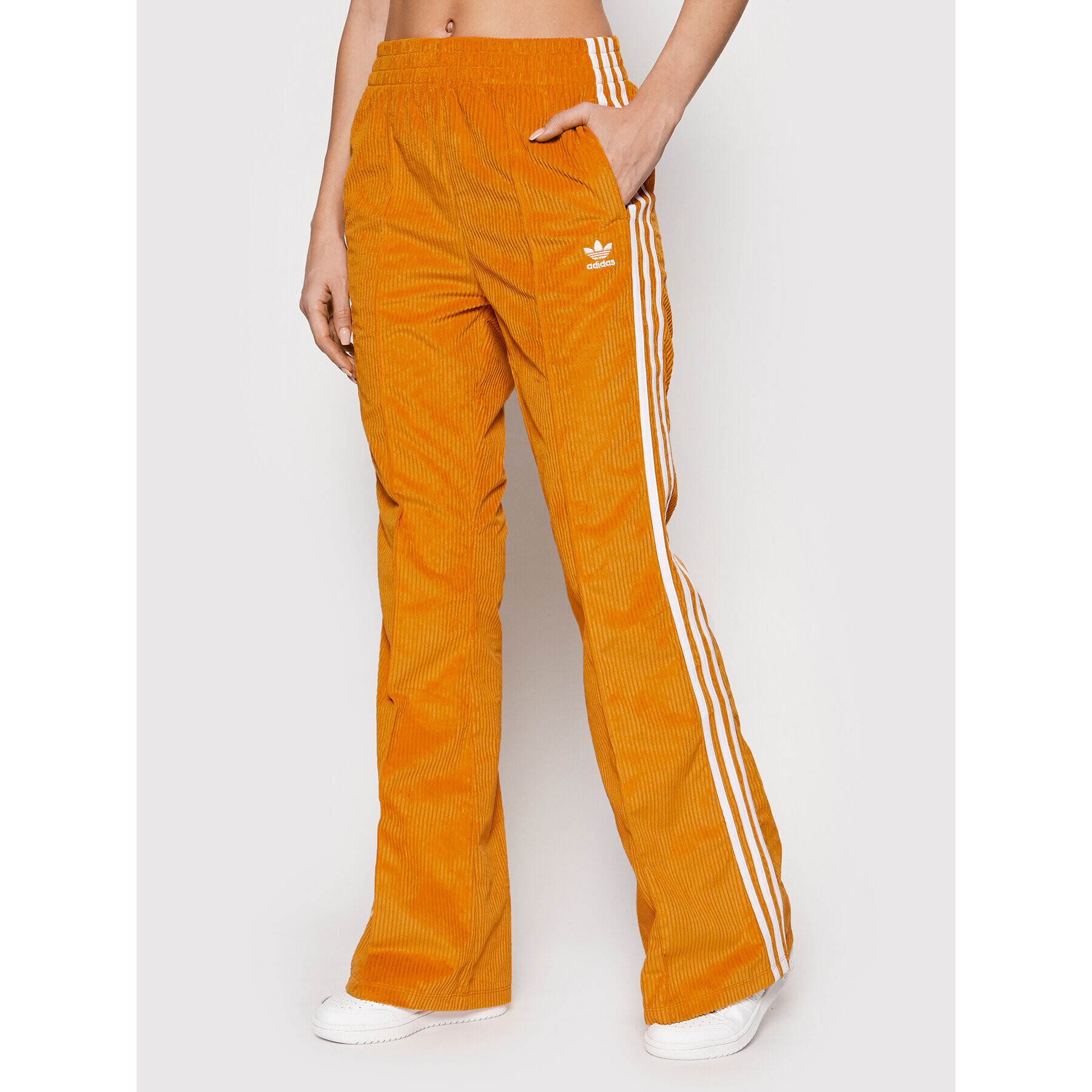 adidas Pantaloni din material Classic Chunky H37838 Portocaliu Regular Fit - Pled.ro