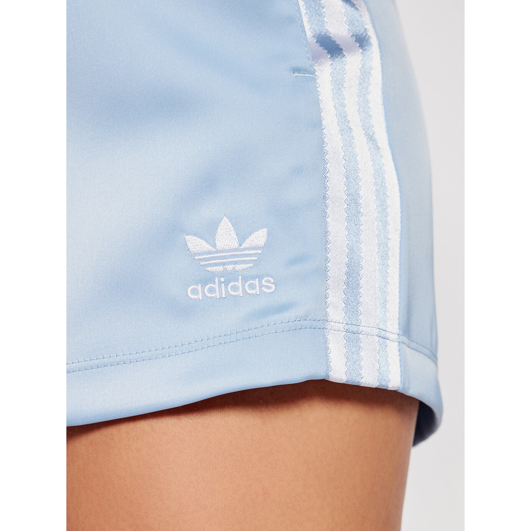 adidas Pantaloni scurți sport adicolor Classics Satin H37808 Albastru Standard Fit - Pled.ro