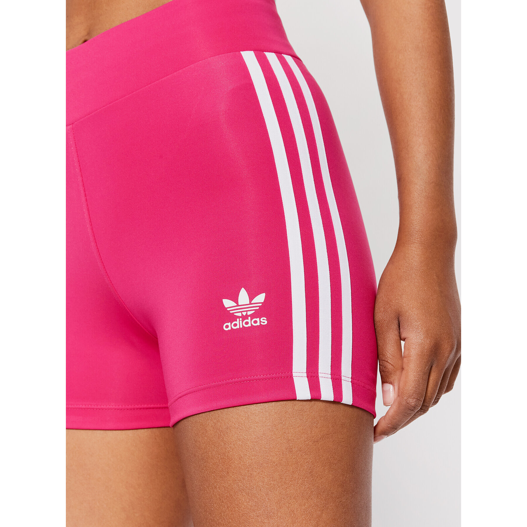 adidas Pantaloni scurți sport adicolor Classics Traceable HG6123 Roz Slim Fit - Pled.ro