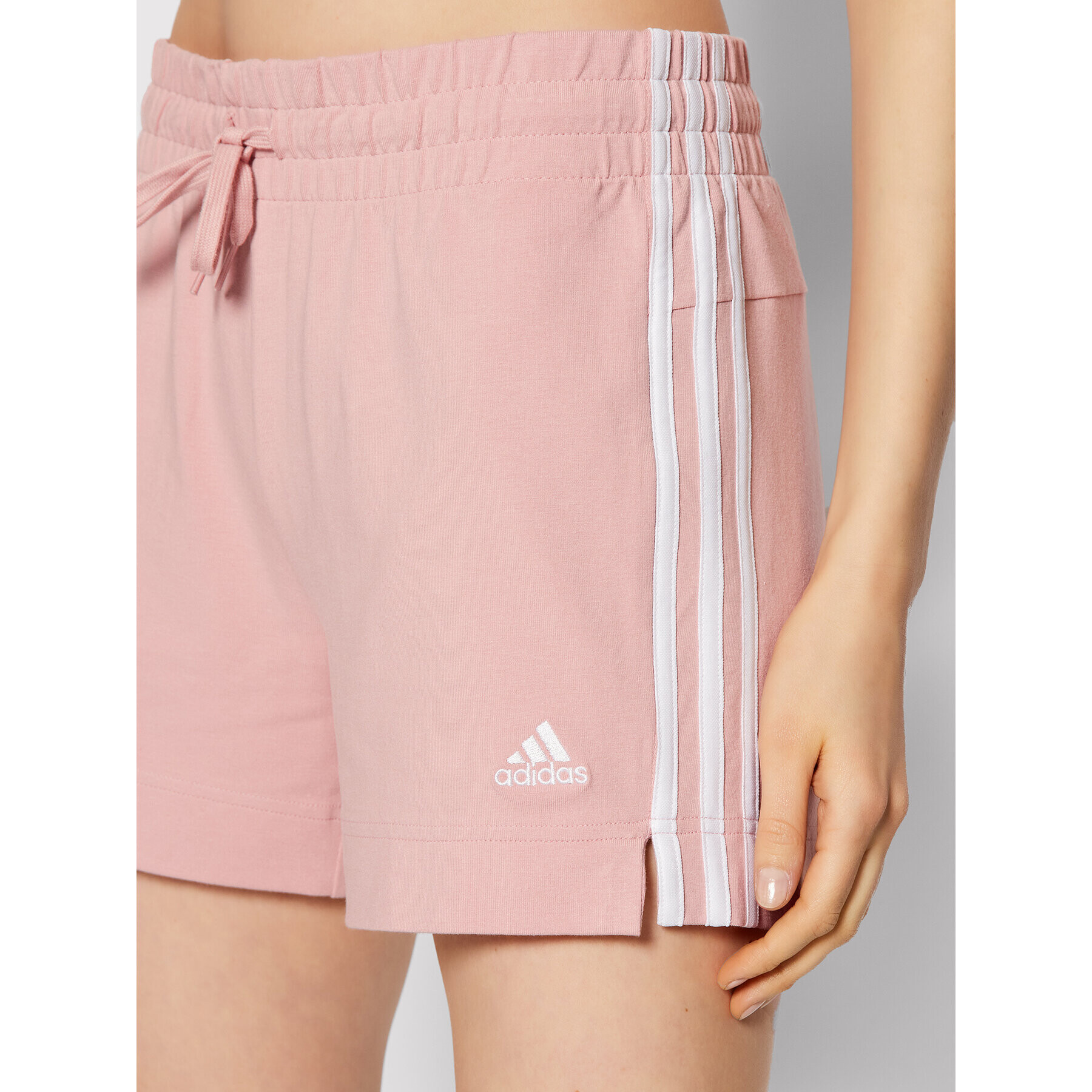 adidas Pantaloni scurți sport Essentials HD1809 Roz Slim Fit - Pled.ro