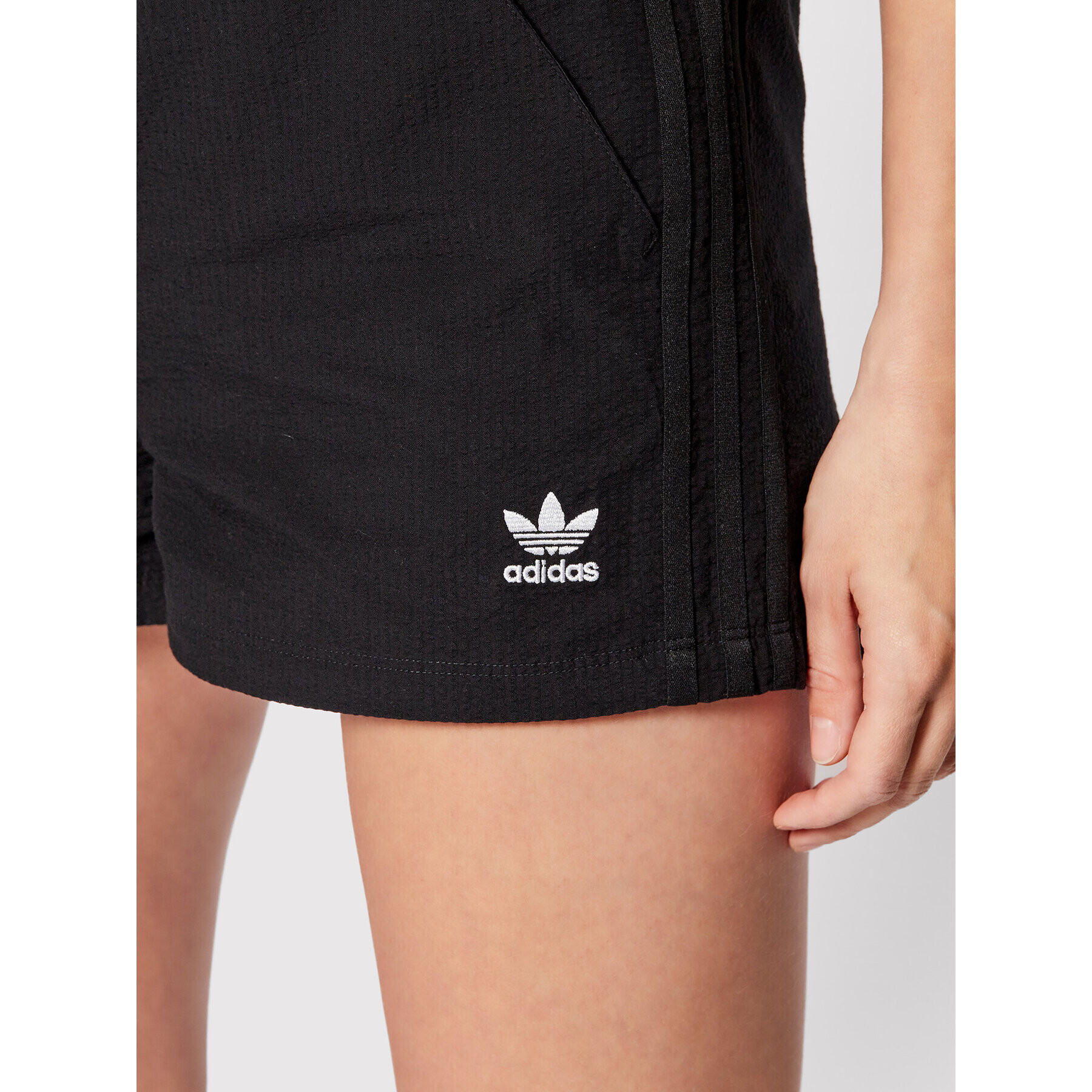 adidas Pantaloni scurți sport HC2045 Negru Regular Fit - Pled.ro