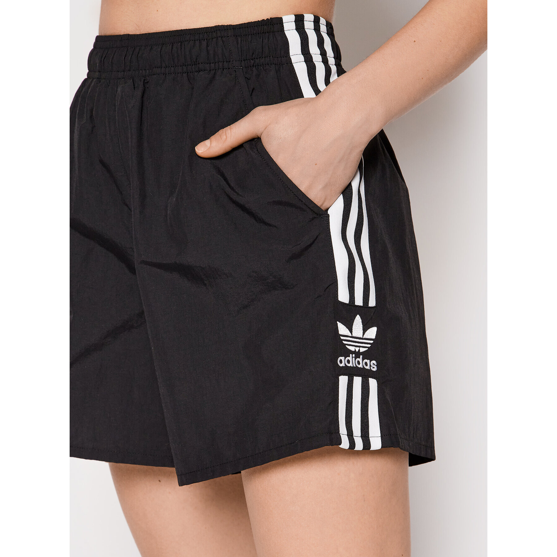 adidas Pantaloni scurți sport Originals FM2595 Negru Regular Fit - Pled.ro