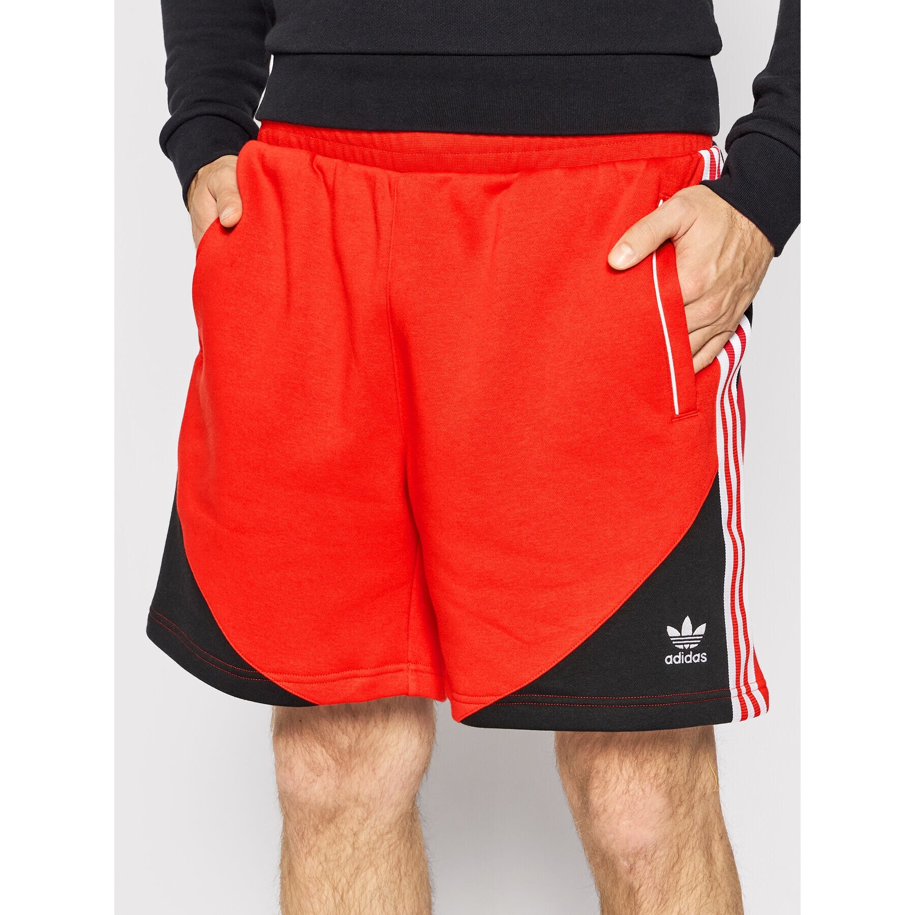 adidas Pantaloni scurți sport Sst Fleece HC2092 Roșu Regular Fit - Pled.ro