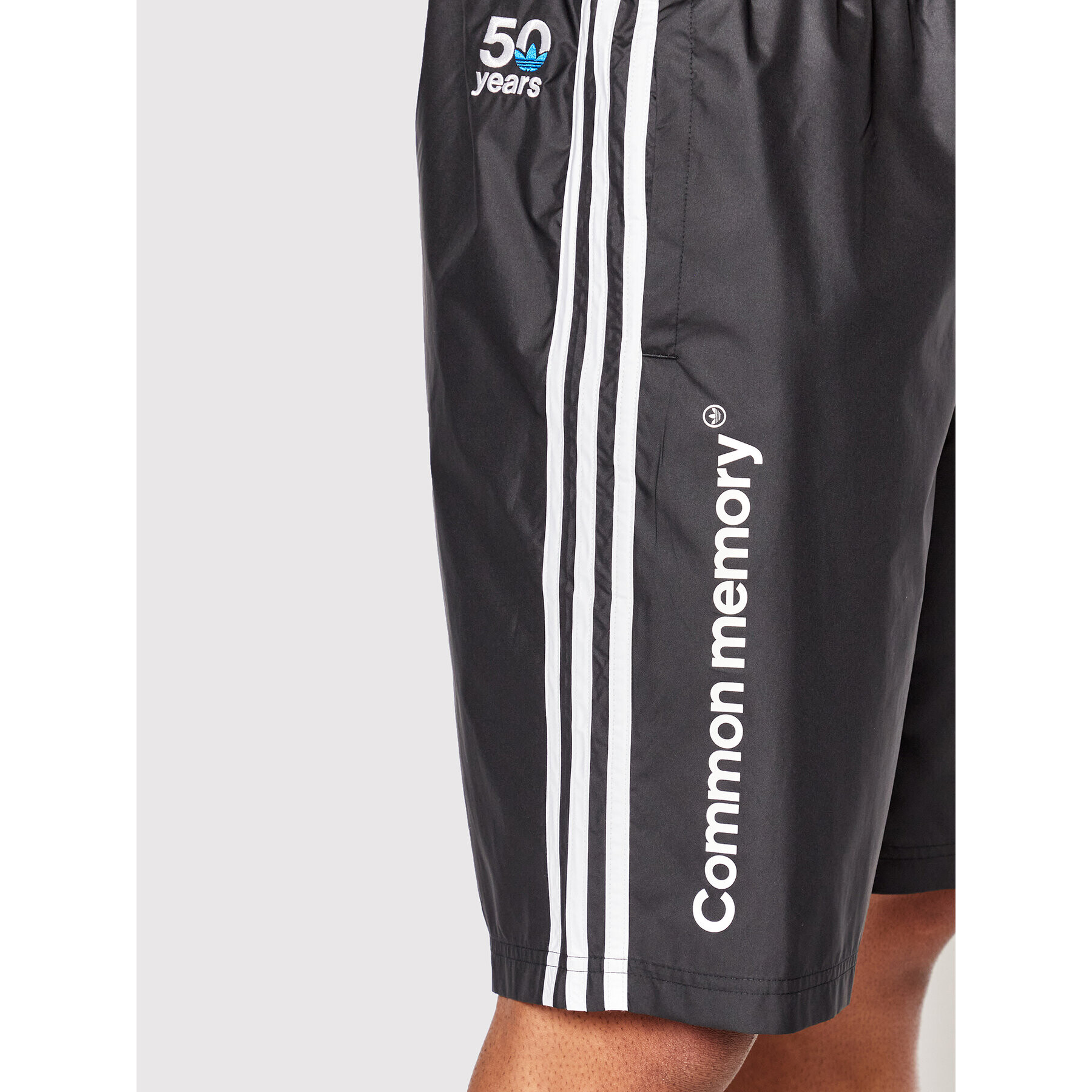 adidas Pantaloni scurți pentru înot Graphic Common Memory HC7125 Negru Regular Fit - Pled.ro