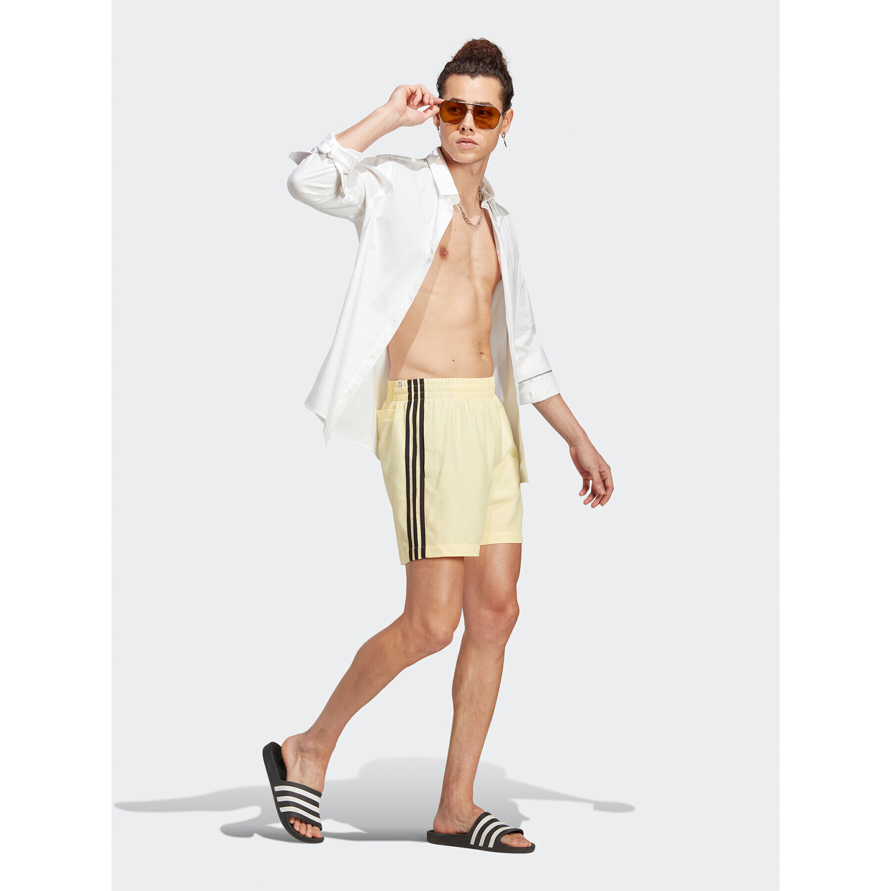 adidas Pantaloni scurți pentru înot Originals Adicolor 3-Stripes Swim Shorts HT4410 Galben Regular Fit - Pled.ro