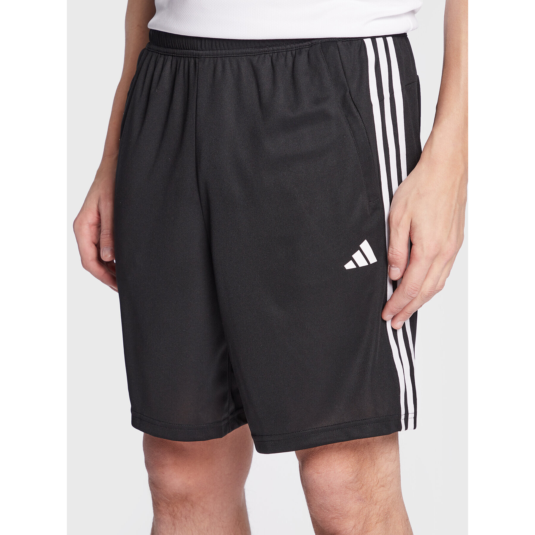 adidas Pantaloni scurți sport 3-Stripes Essentials IB8243 Negru Regular Fit - Pled.ro