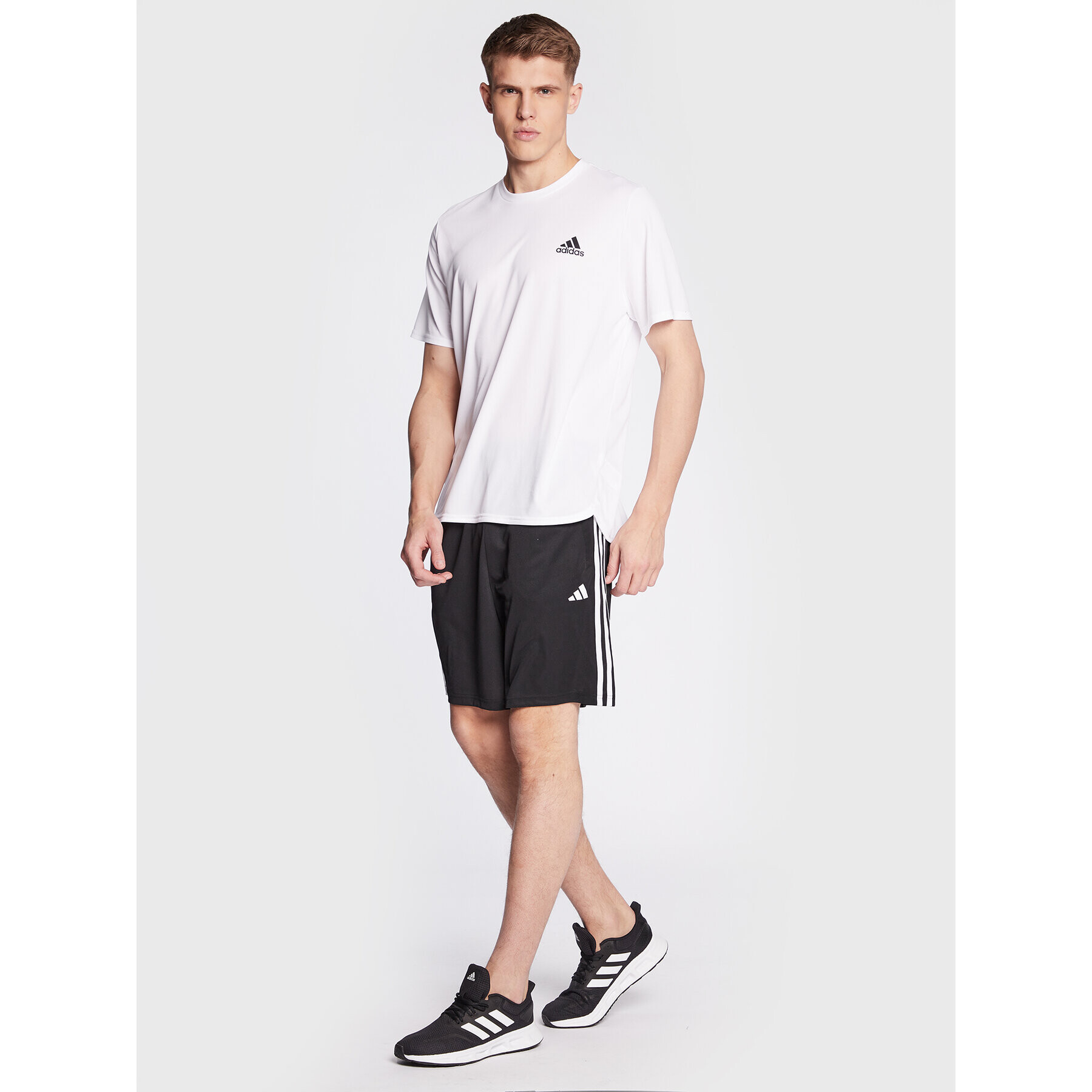 adidas Pantaloni scurți sport 3-Stripes Essentials IB8243 Negru Regular Fit - Pled.ro