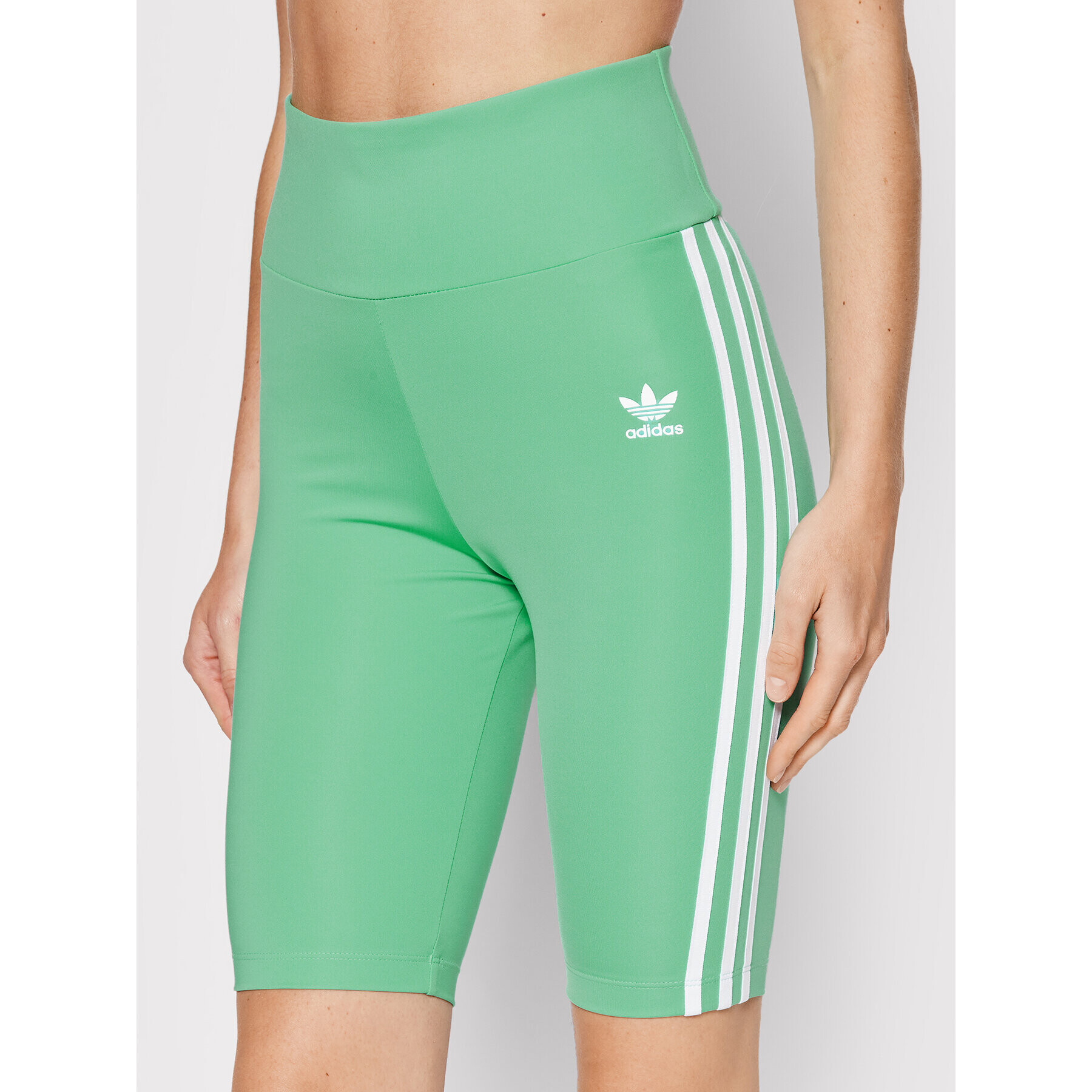 adidas Pantaloni scurți sport adicolor Classics HE9503 Verde Slim Fit - Pled.ro