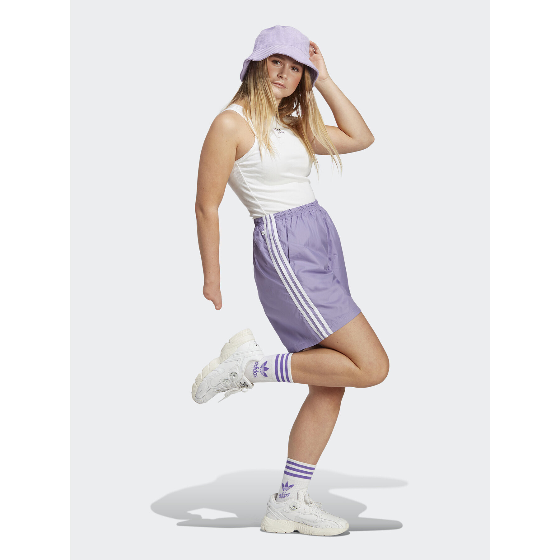 adidas Pantaloni scurți sport Adicolor Classics Ripstop Shorts IB7300 Violet Regular Fit - Pled.ro