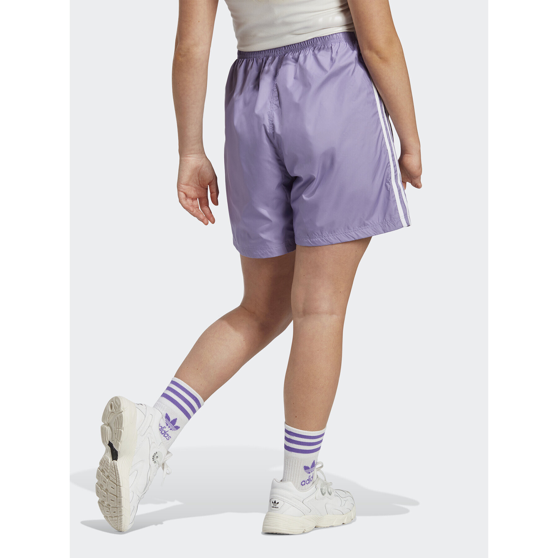 adidas Pantaloni scurți sport Adicolor Classics Ripstop Shorts IB7300 Violet Regular Fit - Pled.ro