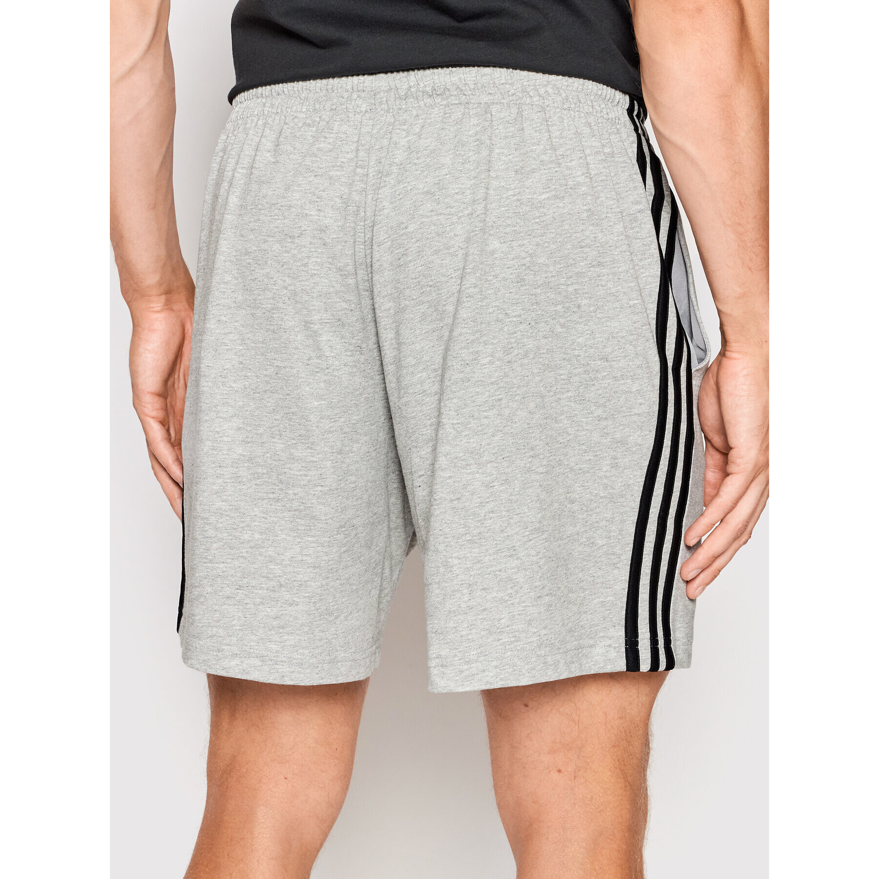 adidas Pantaloni scurți sport Aeroready Essentials 3-Stripes GK9990 Gri Regular Fit - Pled.ro