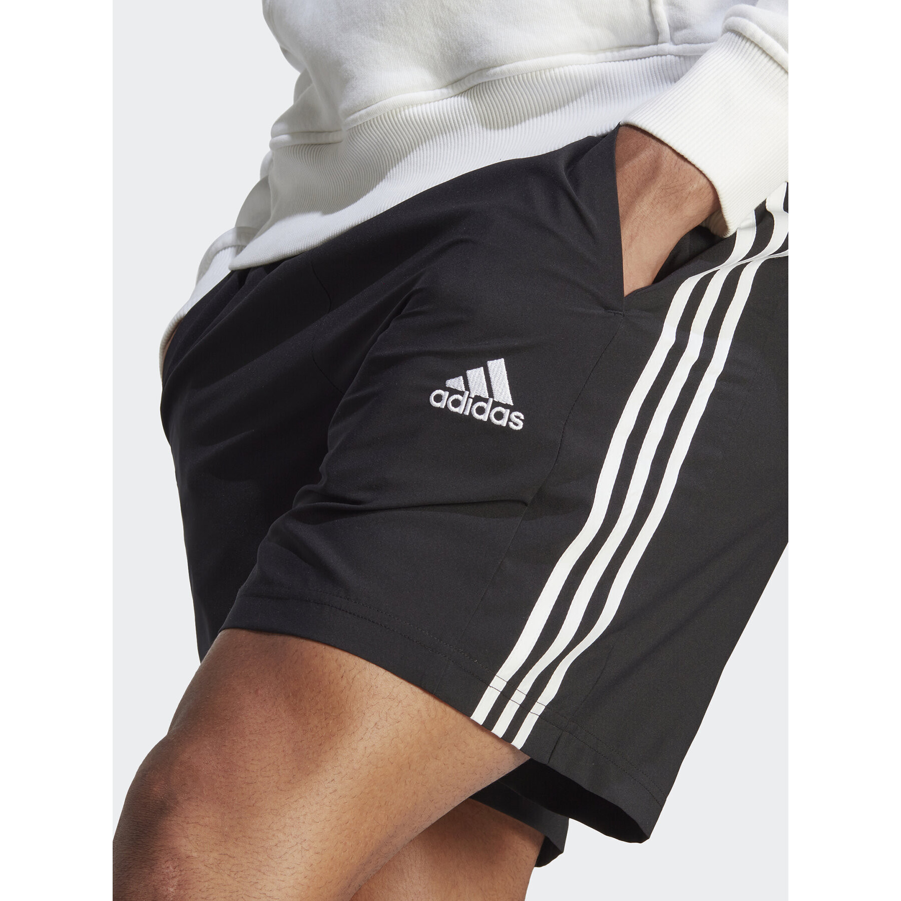 adidas Pantaloni scurți sport AEROREADY Essentials Chelsea 3-Stripes Shorts IC1484 Negru Regular Fit - Pled.ro