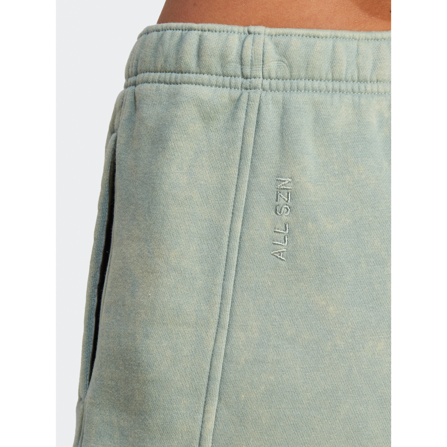 adidas Pantaloni scurți sport ALL SZN Fleece Washed IL3269 Verde Loose Fit - Pled.ro