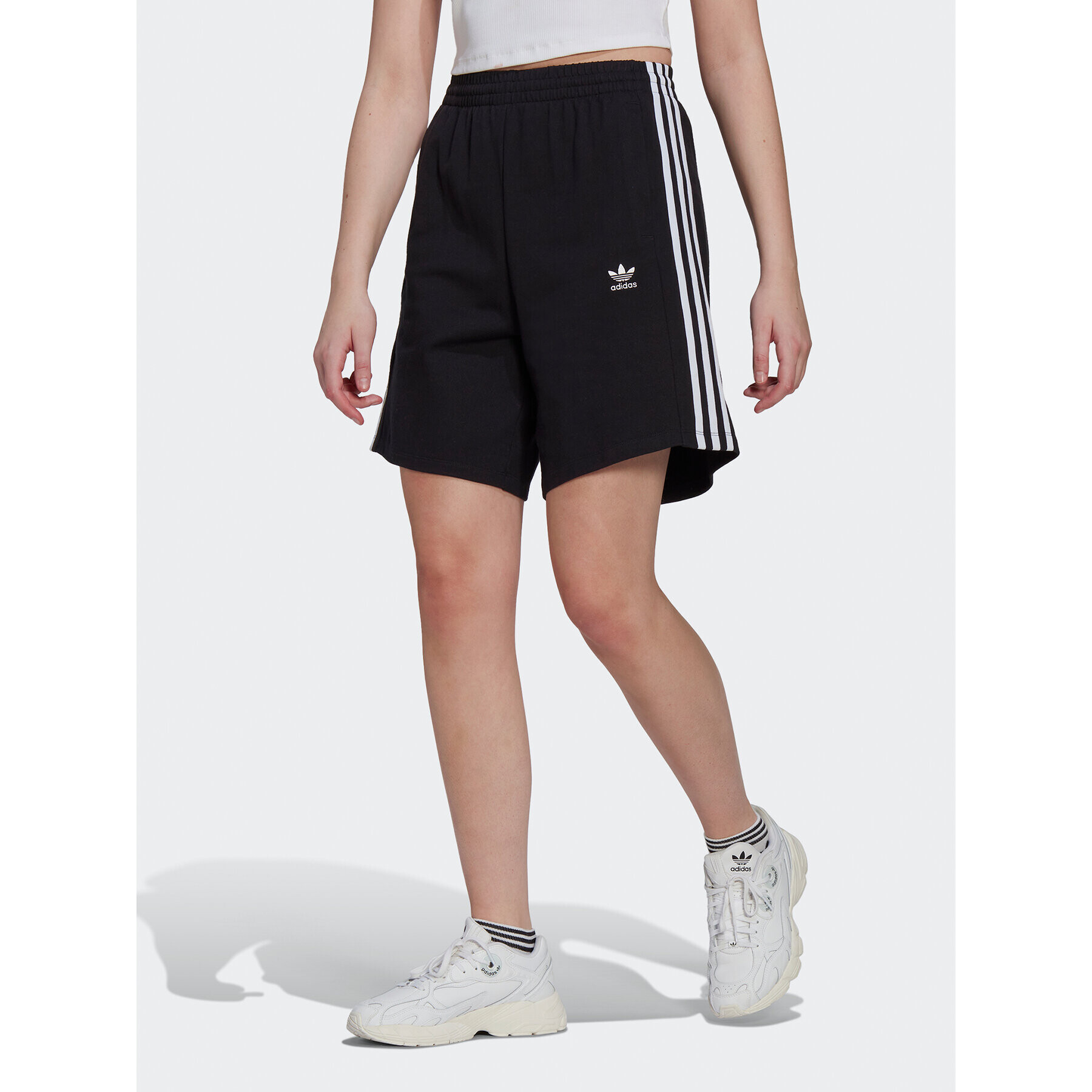 adidas Pantaloni scurți sport Bermuda HM2137 Negru Loose Fit - Pled.ro