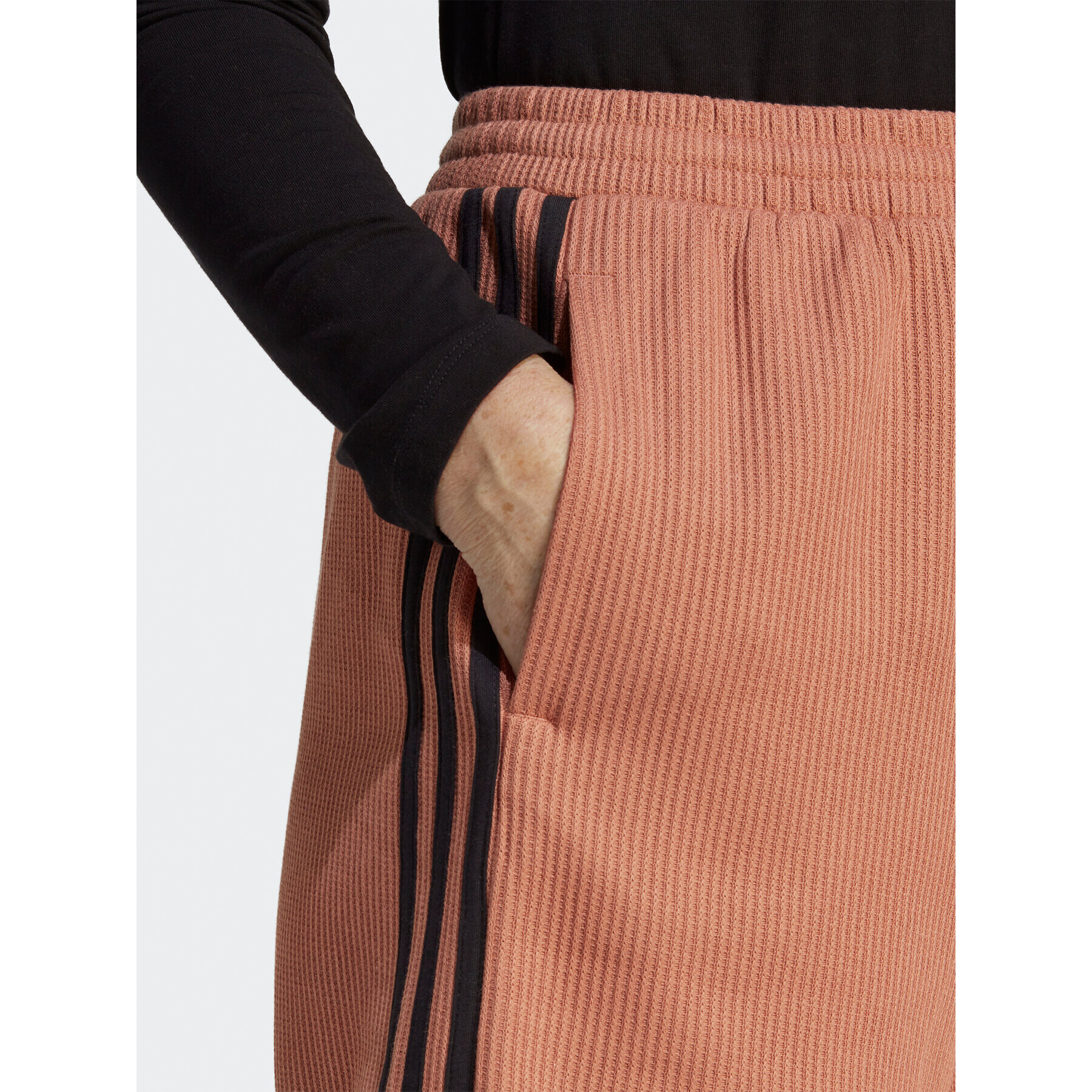 adidas Pantaloni scurți sport Bermuda Shorts IC5451 Maro - Pled.ro