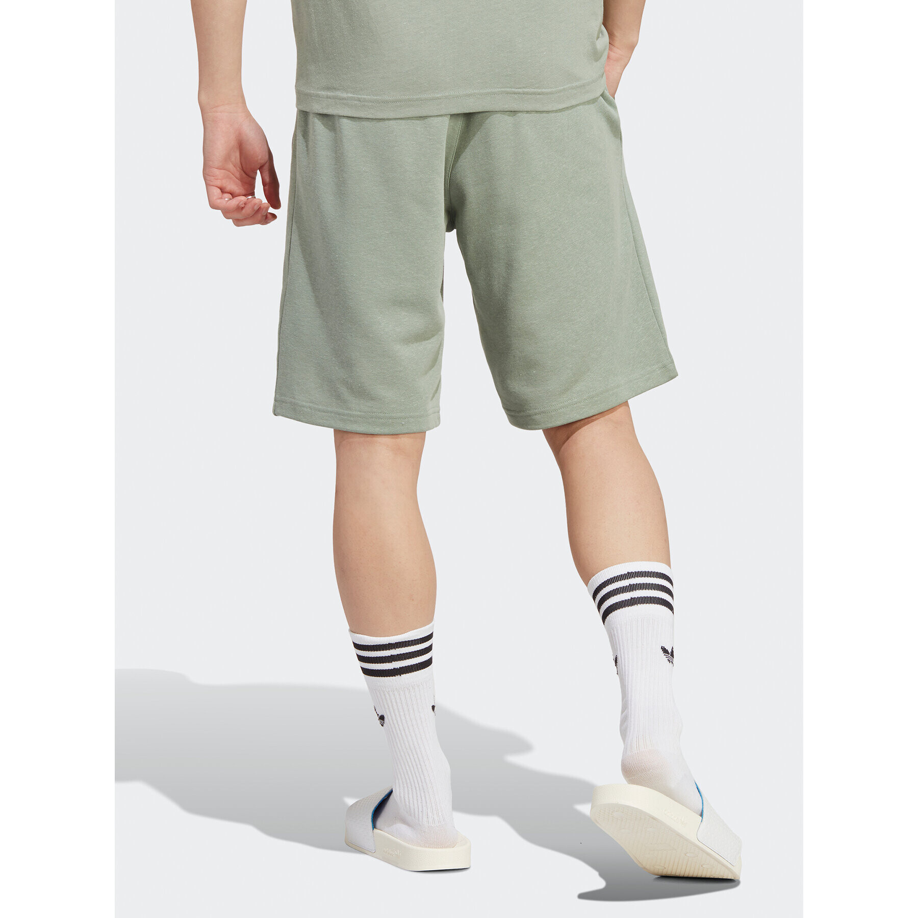 adidas Pantaloni scurți sport Essentials+ Made With Hemp Shorts HR2964 Verde Regular Fit - Pled.ro