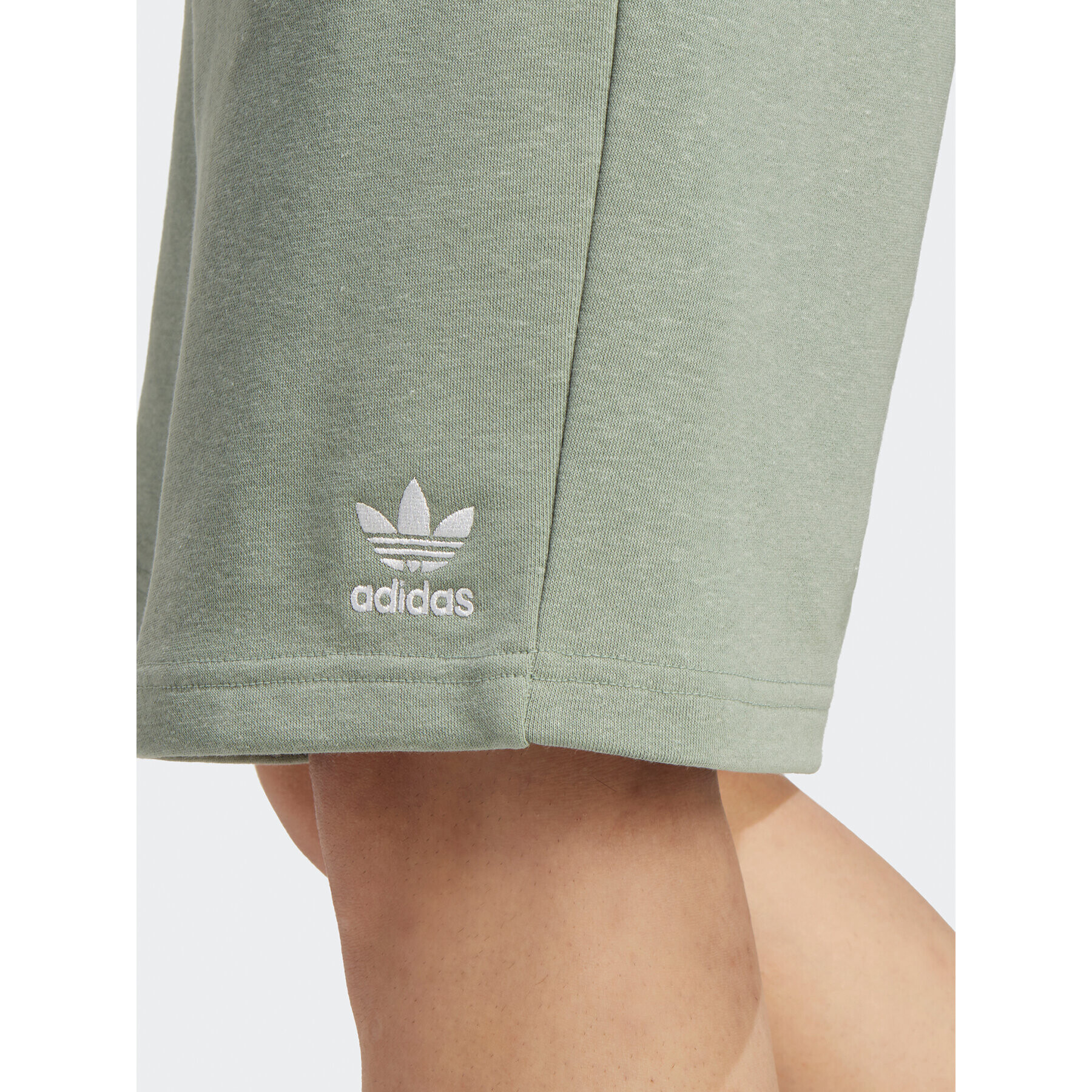 adidas Pantaloni scurți sport Essentials+ Made With Hemp Shorts HR2964 Verde Regular Fit - Pled.ro