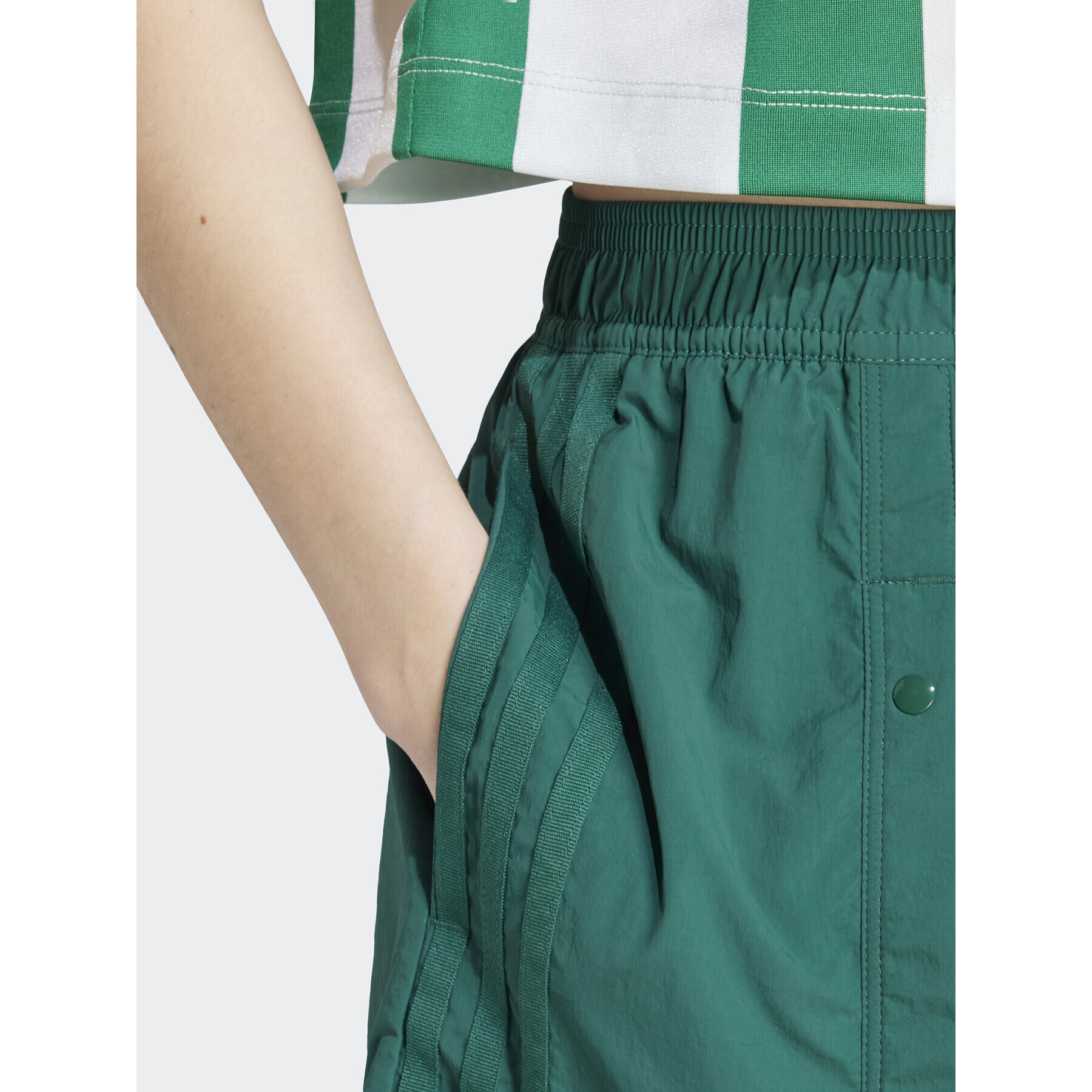 adidas Pantaloni scurți sport IM5015 Verde Regular Fit - Pled.ro