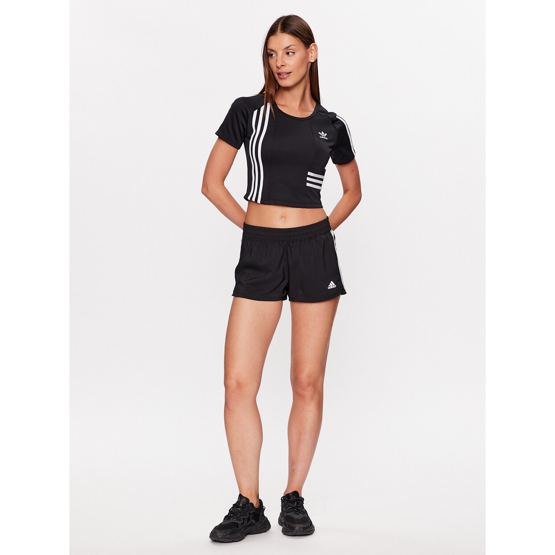 adidas Pantaloni scurți sport Pacer 3-Stripes Woven Shorts GH8146 Negru Regular Fit - Pled.ro