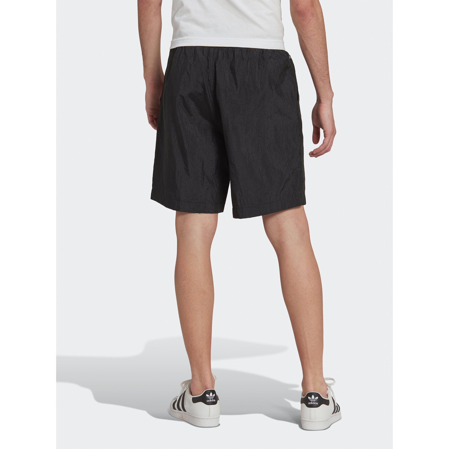 adidas Pantaloni scurți sport Reveal Material Mix HS8889 Negru Relaxed Fit - Pled.ro