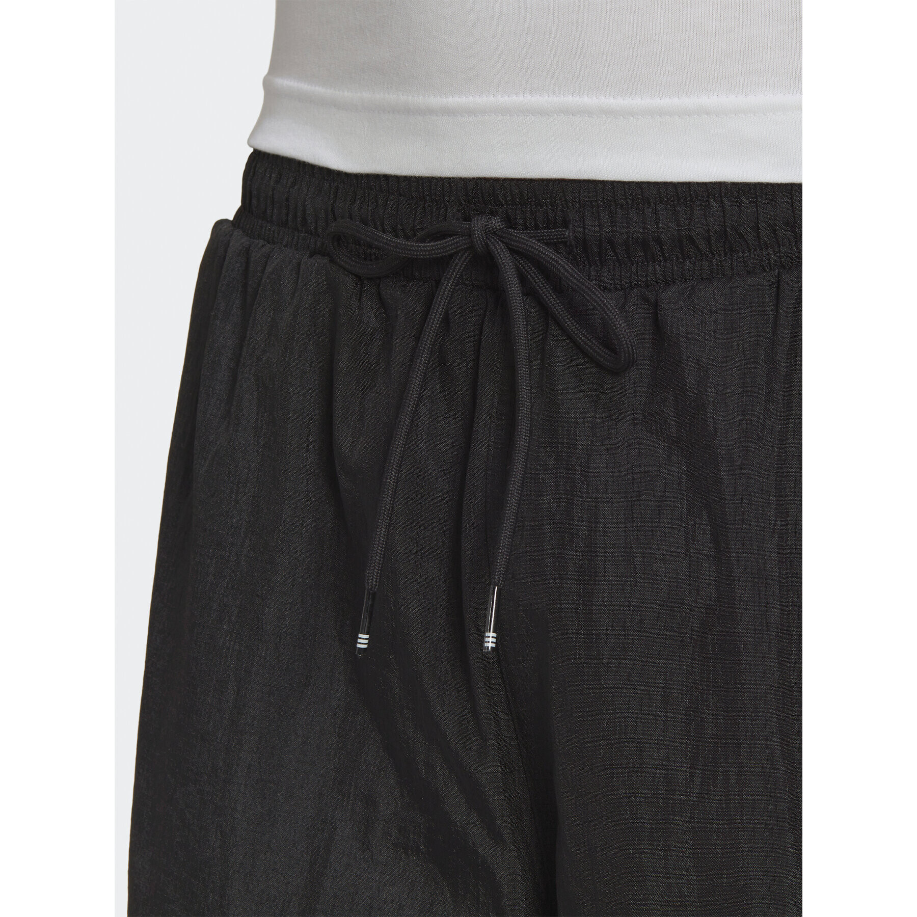 adidas Pantaloni scurți sport Reveal Material Mix HS8889 Negru Relaxed Fit - Pled.ro