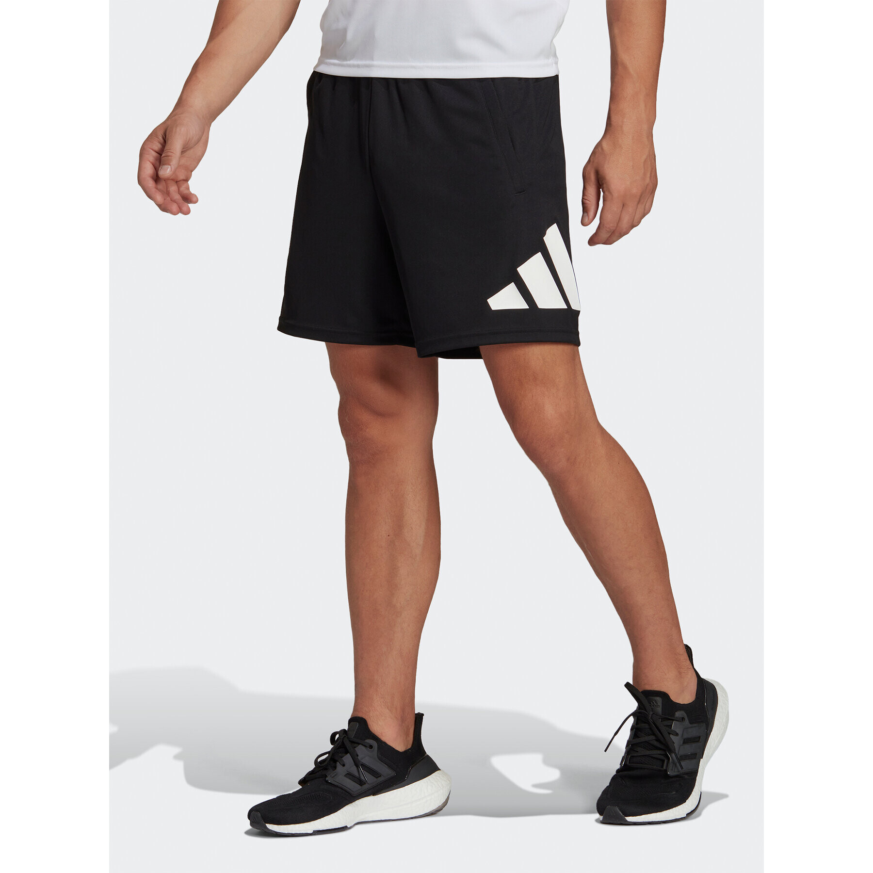 adidas Pantaloni scurți sport Train Essentials Logo Training Shorts IB8121 Negru Regular Fit - Pled.ro