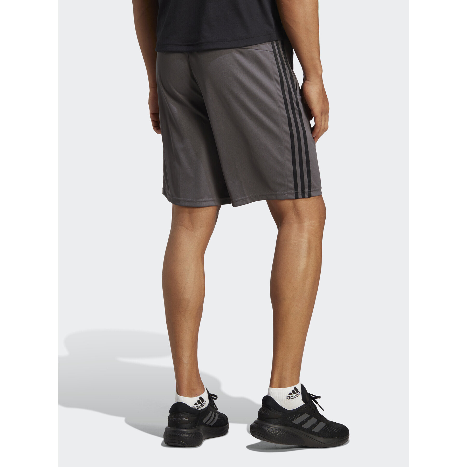 adidas Pantaloni scurți sport Train Essentials Piqué 3-Stripes Training Shorts IB8245 Gri Regular Fit - Pled.ro