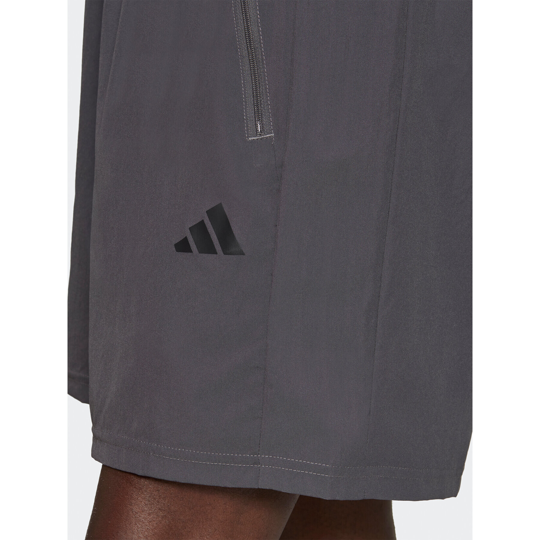 adidas Pantaloni scurți sport Train Essentials Woven Training Shorts IC6978 Gri Regular Fit - Pled.ro