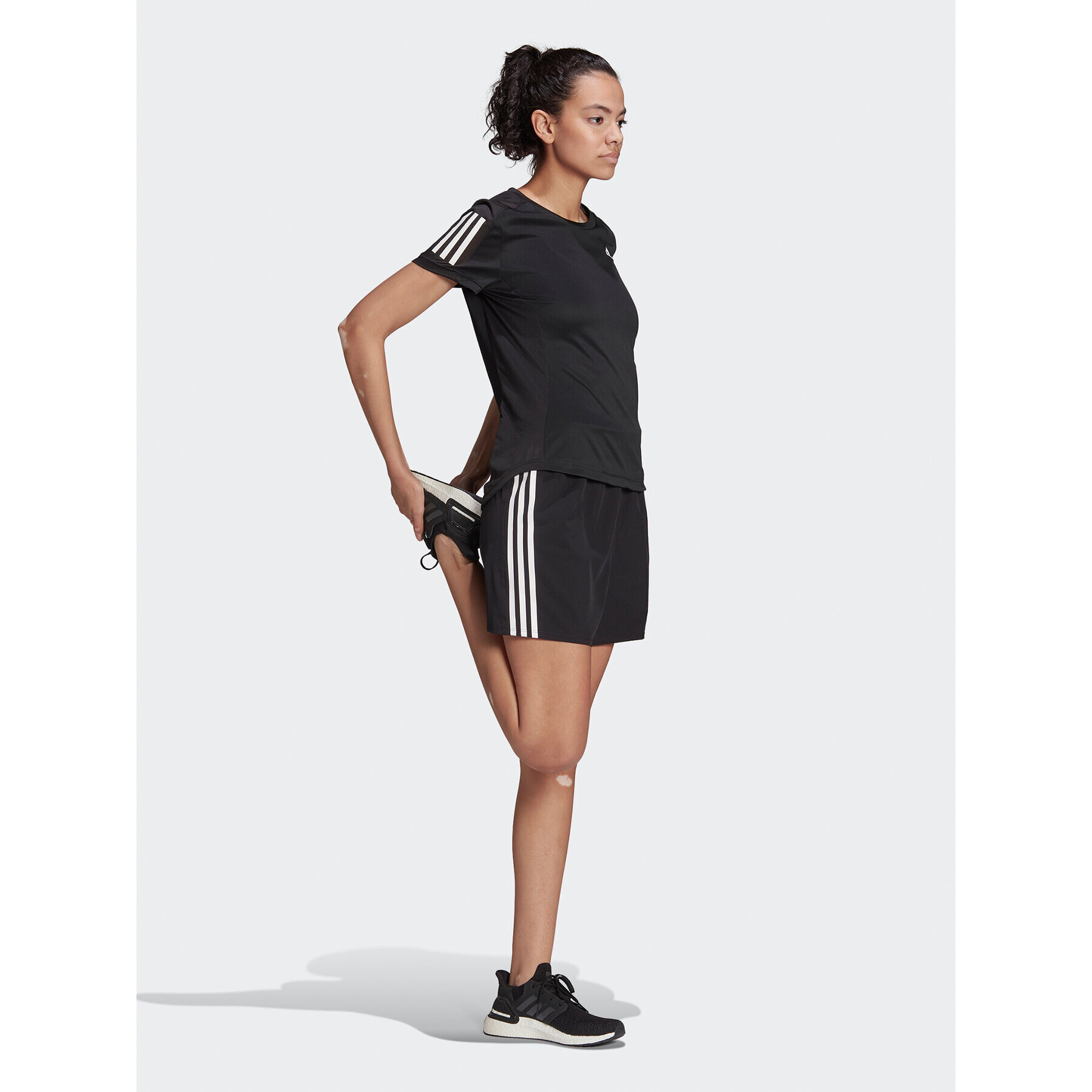 adidas Pantaloni scurți sport TRAINICONS 3-Stripes Woven Shorts HG1895 Negru Regular Fit - Pled.ro