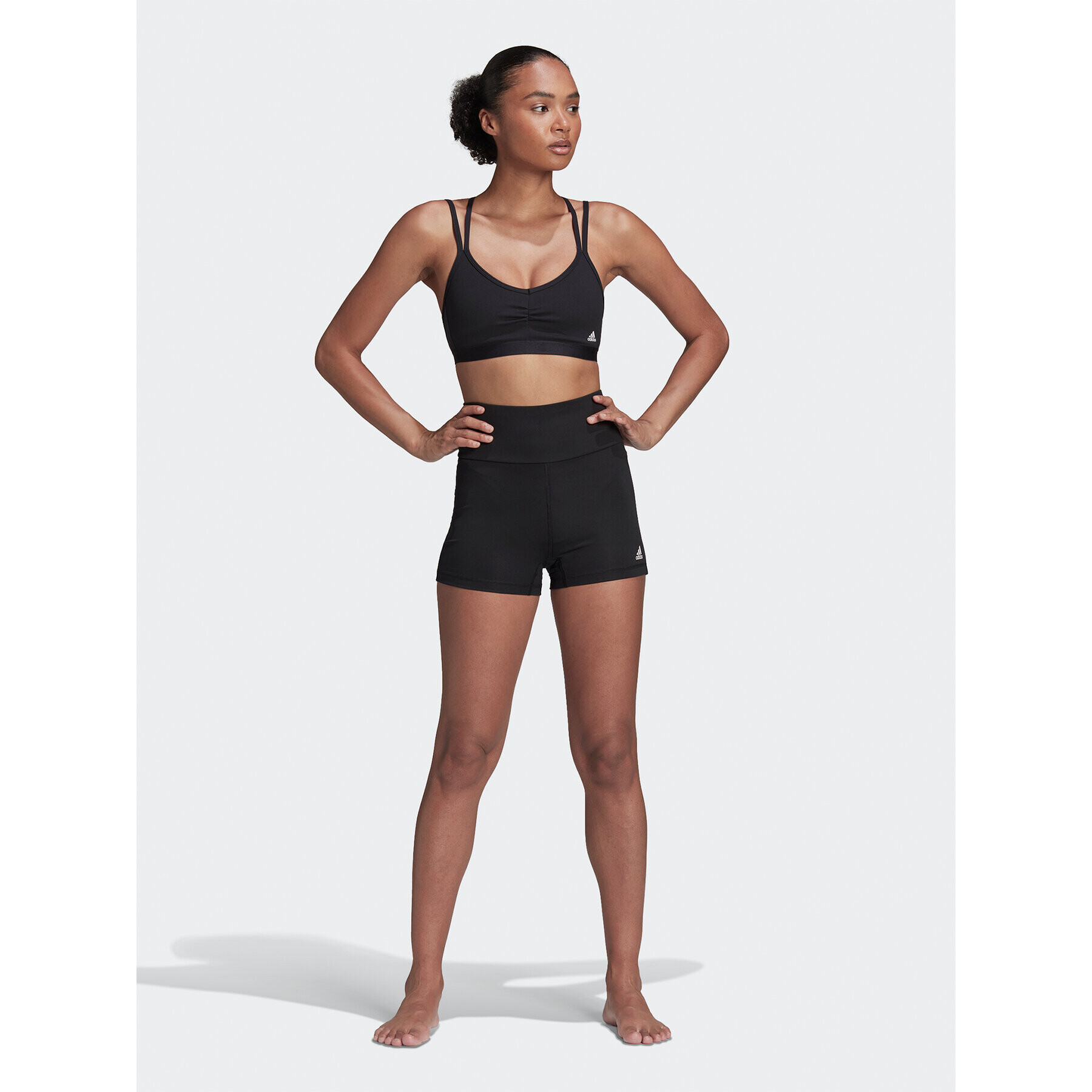 adidas Pantaloni scurți sport Yoga Essentials High-Waisted Short Leggings HD6825 Negru - Pled.ro