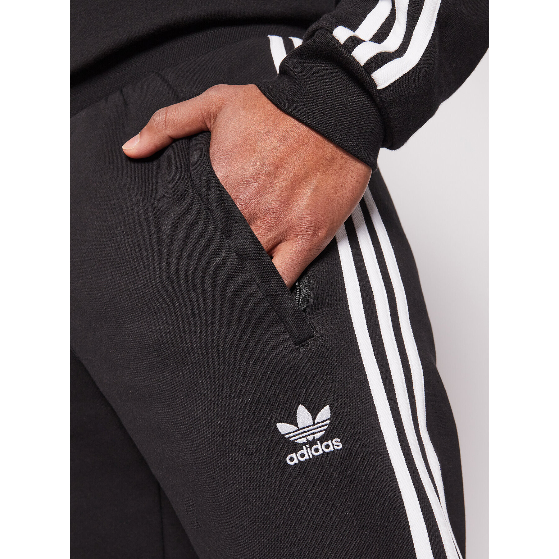 adidas Pantaloni trening 3-Stripes GN3458 Negru Fitted Fit - Pled.ro