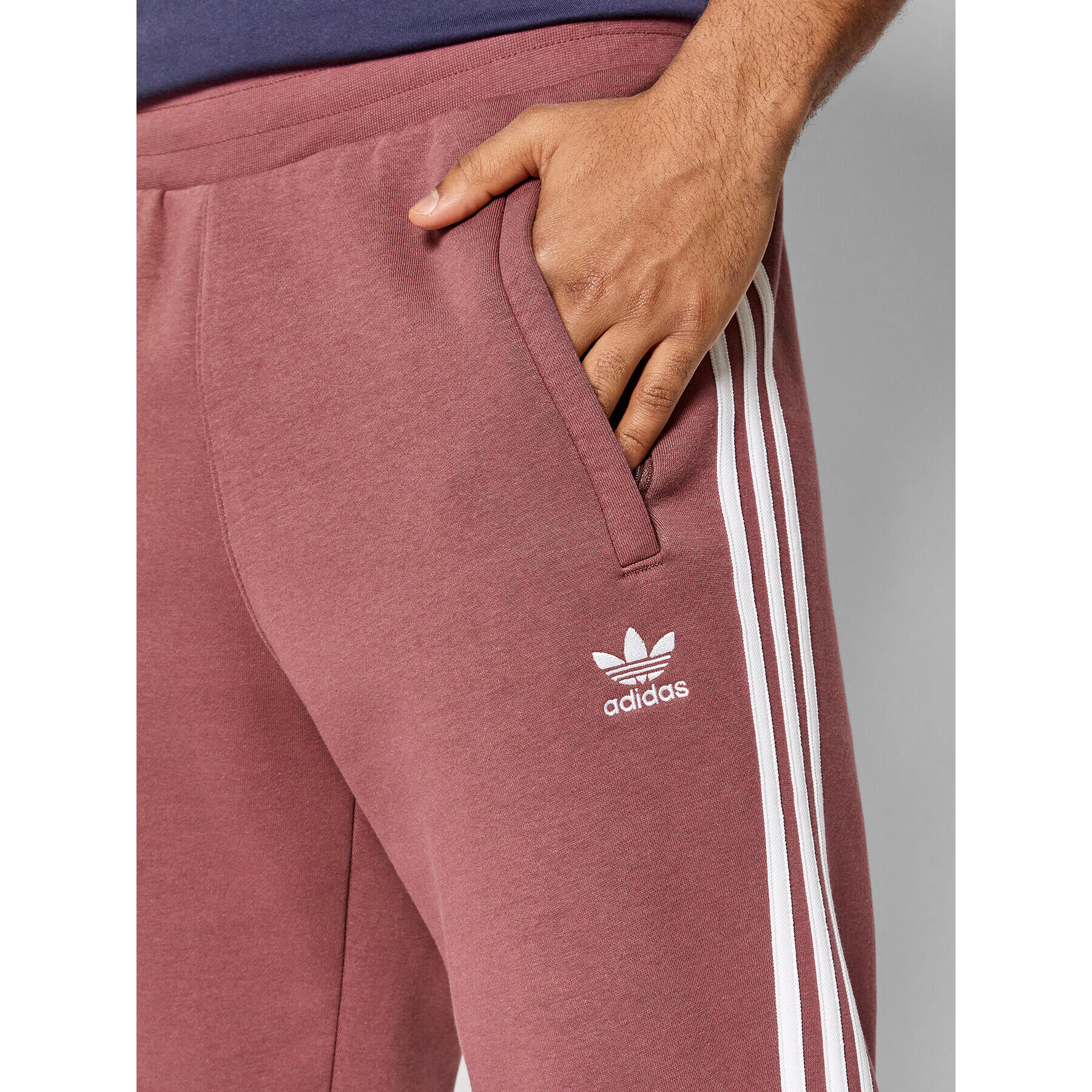 adidas Pantaloni trening adicolor Classics 3-Stripes HF2101 Vișiniu Slim Fit - Pled.ro