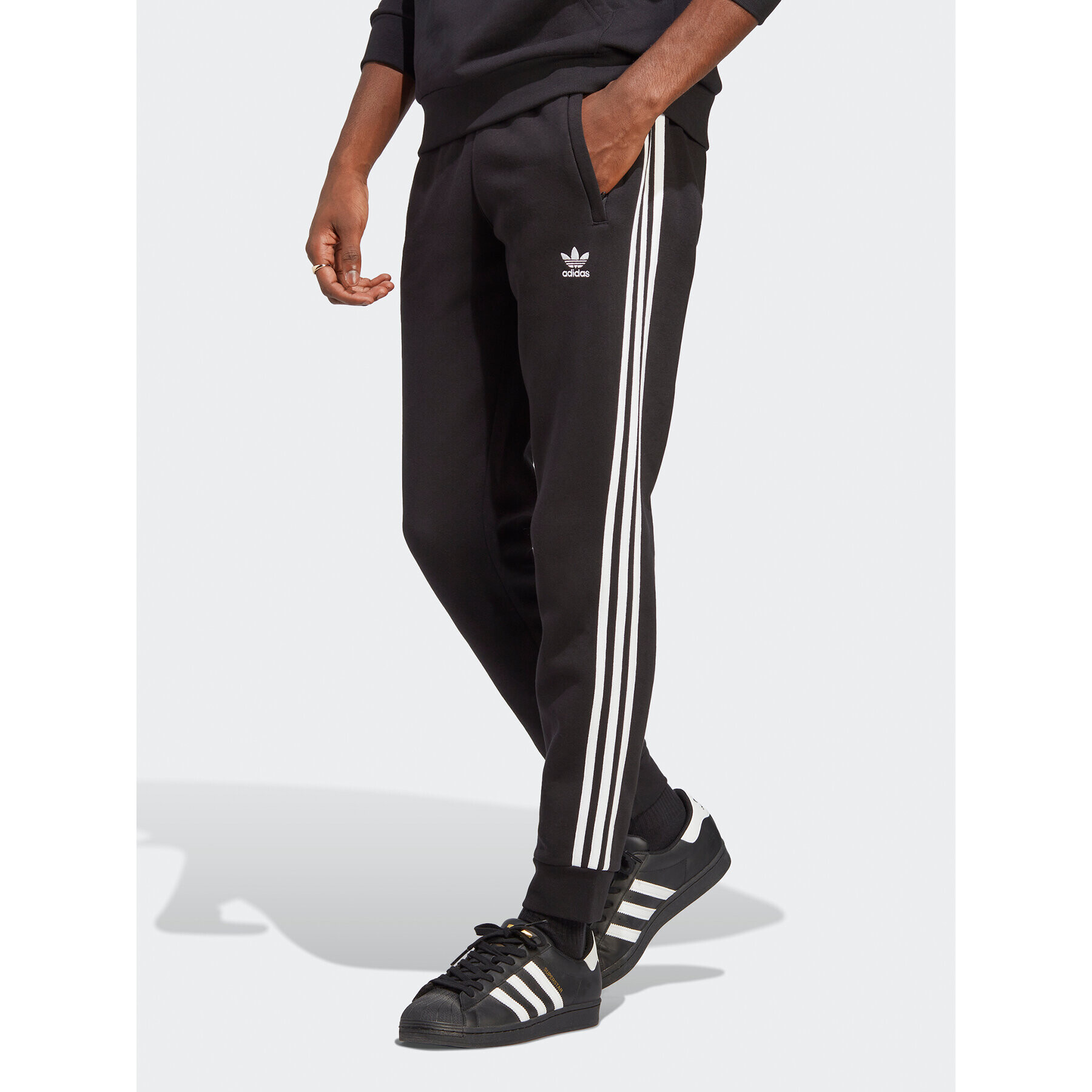 adidas Pantaloni trening adicolor Classics 3-Stripes IA4794 Negru Fitted Fit - Pled.ro