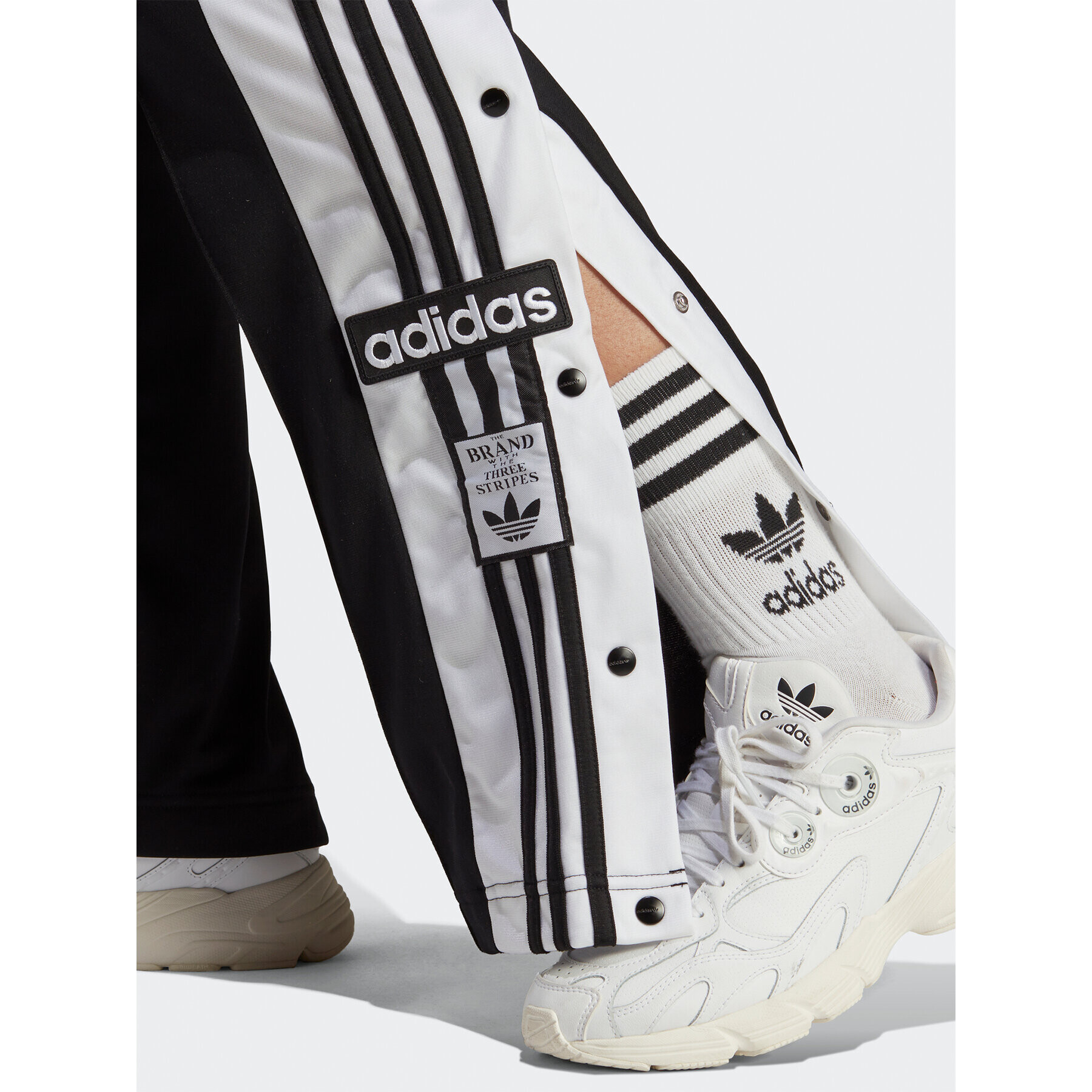 adidas Pantaloni trening Adicolor Classics Adibreak Joggers IB5924 Negru Relaxed Fit - Pled.ro