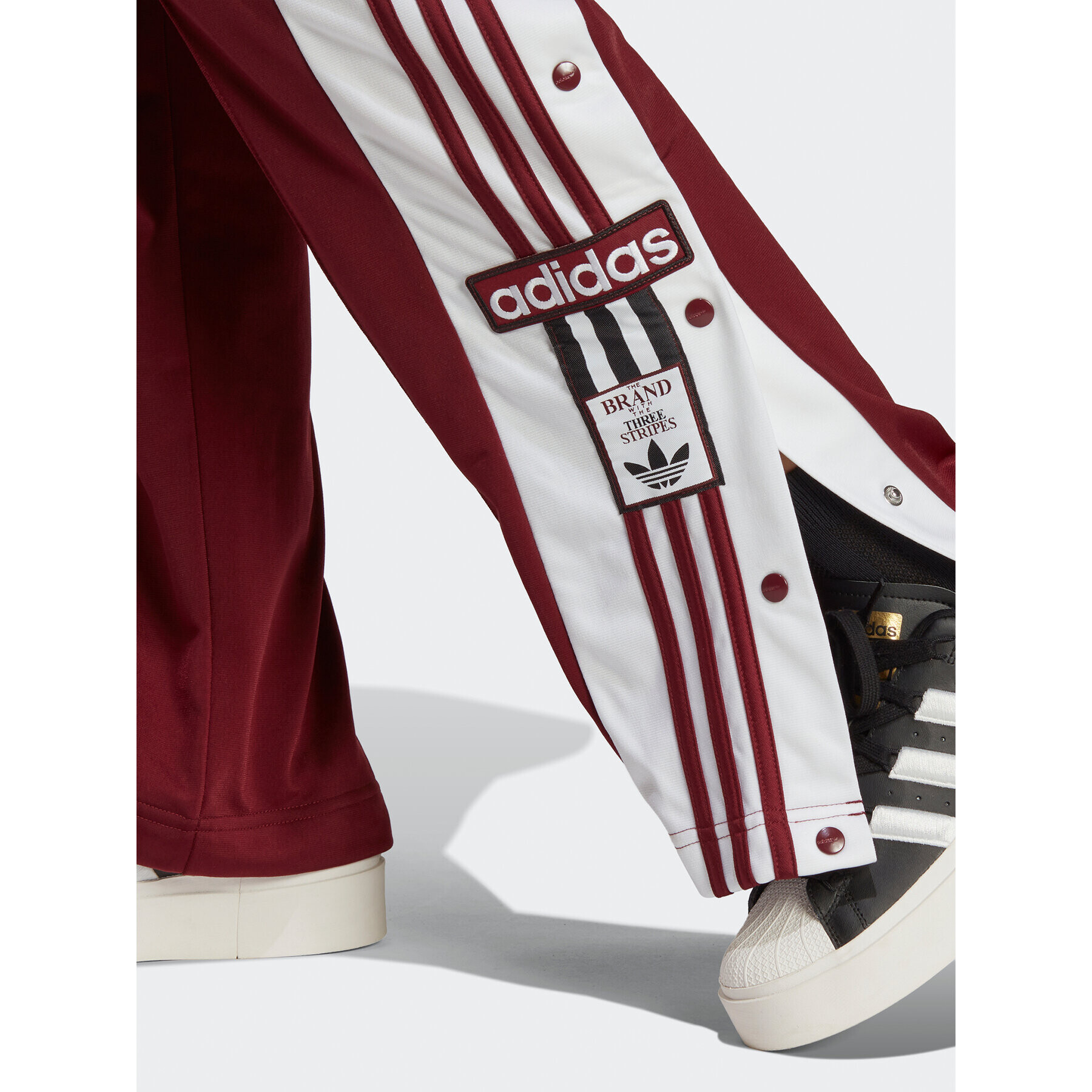 adidas Pantaloni trening Adicolor Classics Adibreak Joggers IB7297 Roșu Relaxed Fit - Pled.ro